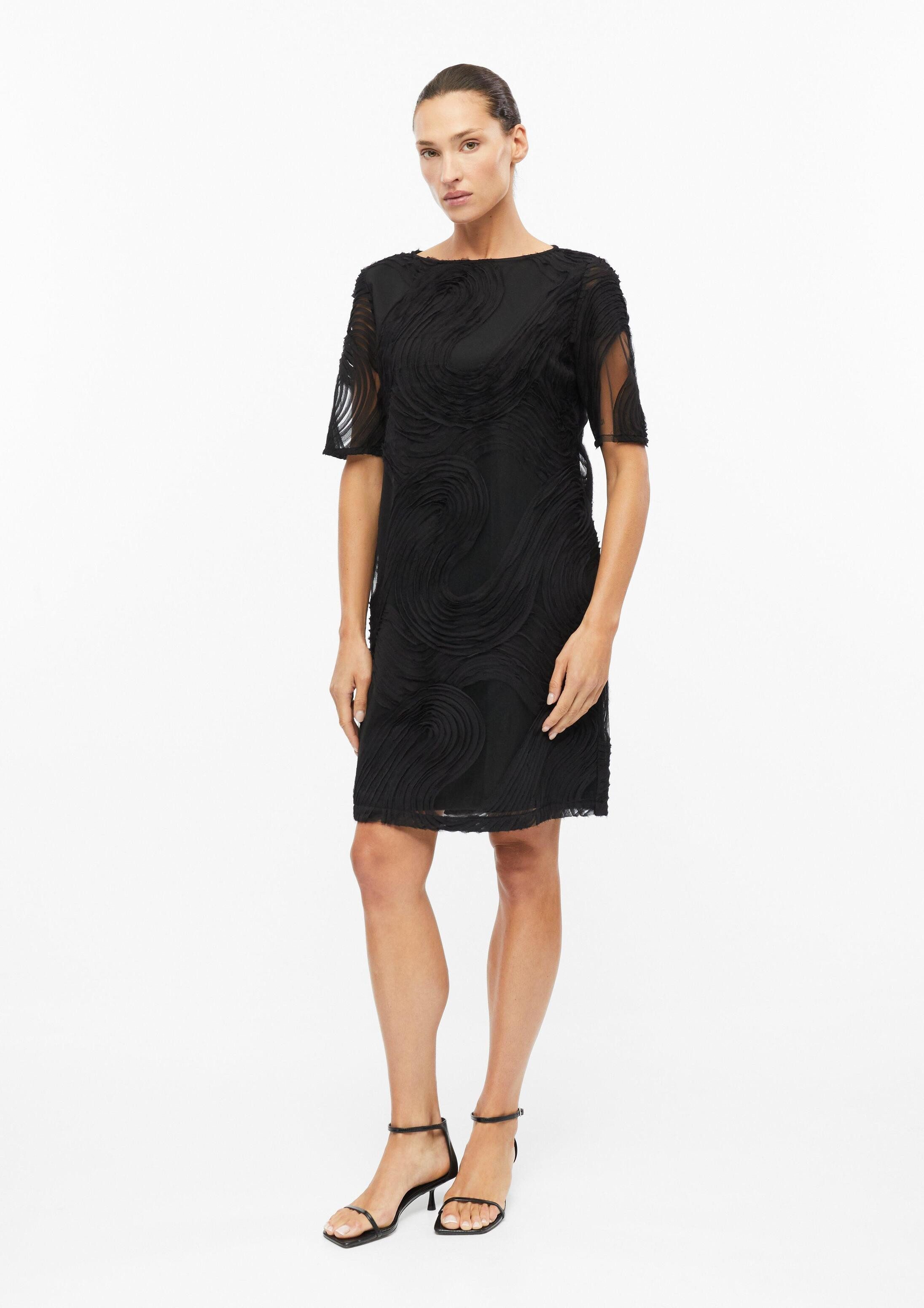 s.Oliver Midikleid Kleid Kleid mit U-Boot-Ausschnitt und Chiffon-Wellen-Muster