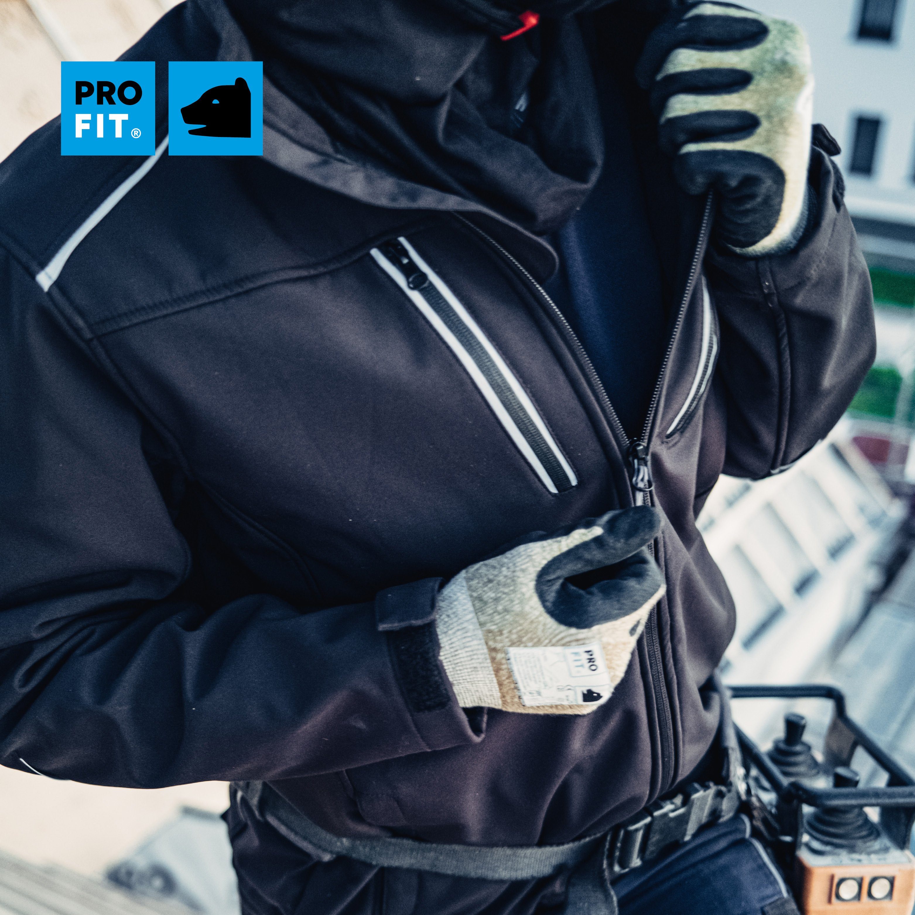 PRO FIT by Fitzner Arbeitsjacke aus Softshell, Freizeitjacke, Outdoorjacke, für Herren & Damen (1, Stück) Reflexapplikationen, Wind- und Wasserabweisend