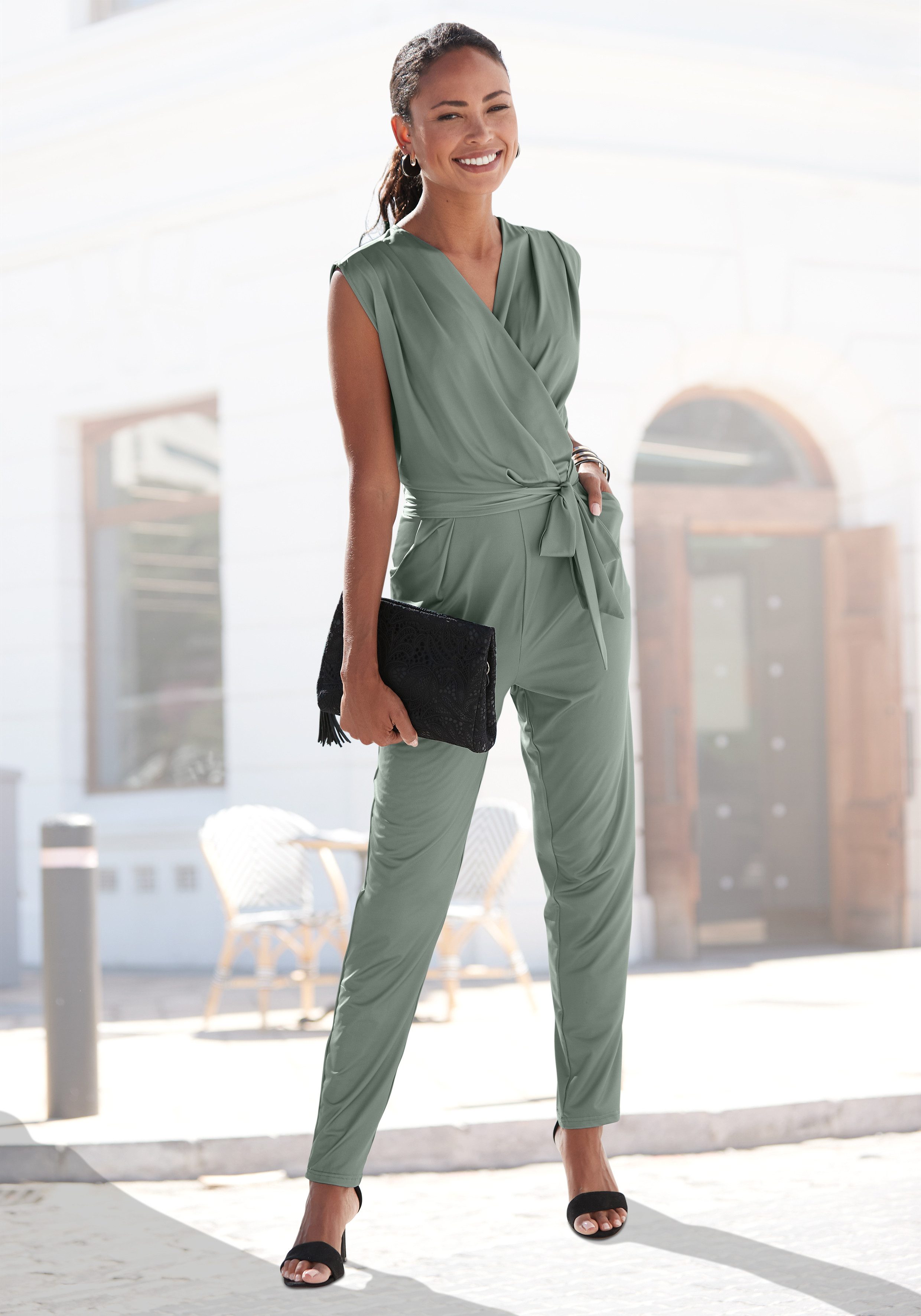 LASCANA Overall (mit Bindegürtel) aus knitterfreier Ware, eleganter Jumpsuit in Wickeloptik, bügelfrei