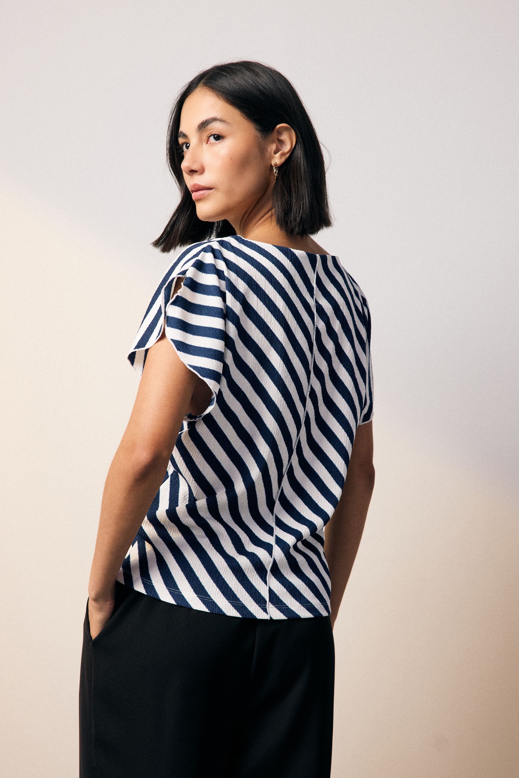 Next Blusenshirt Elegantes Oberteil mit Trompetenärmeln günstig online kaufen
