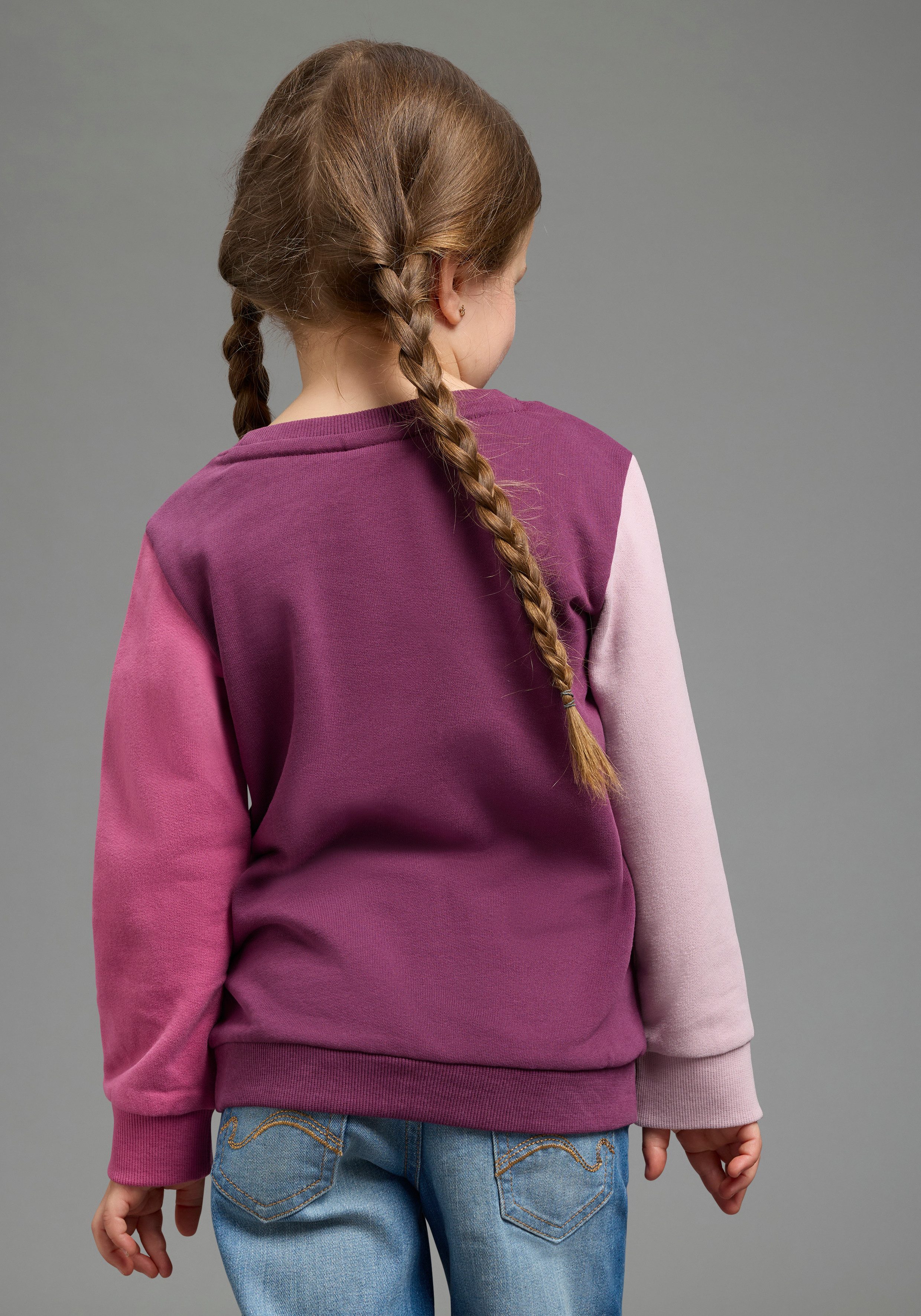 KangaROOS Sweatshirt Sweatshirt mit kontrastfarbigen Ärmeln und KangaROOS Stickerei Colorblocking, aus Sweatware, in Basic-Passform, Mini-Me – Bild 4 von 5