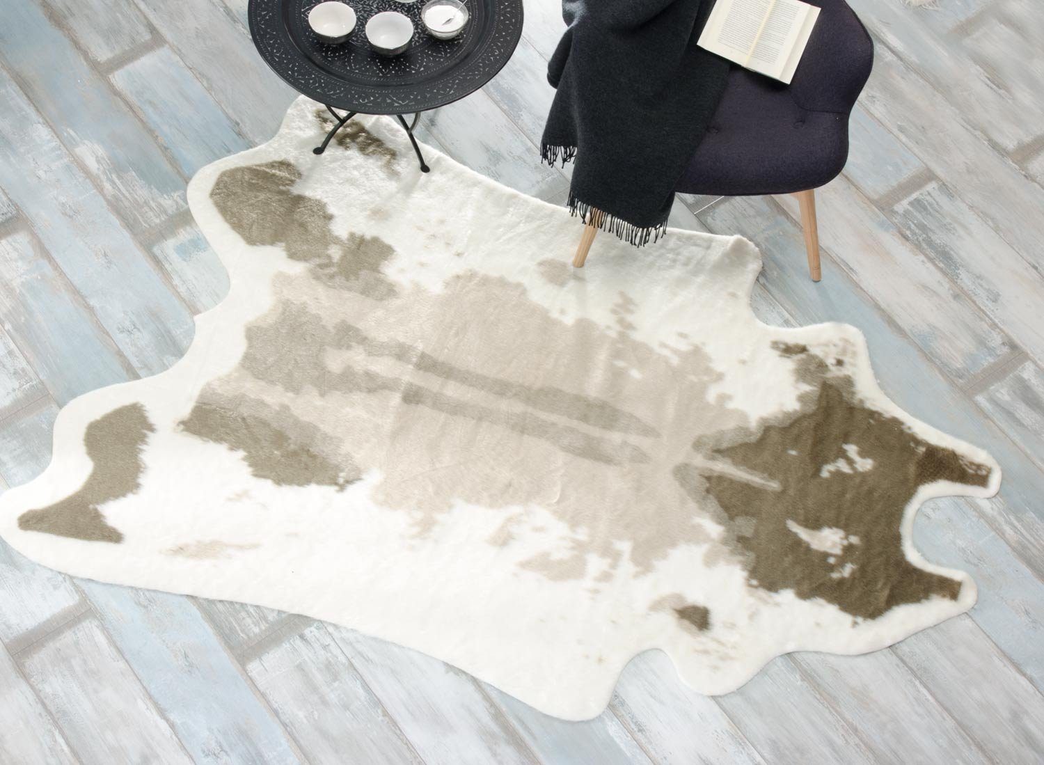 Wohnen und Accessoires GmbH & Co. KG Fellteppich Kuhfell Teppich, Fellteppich aus Kunstfell, elegant und flauschig, Fellform