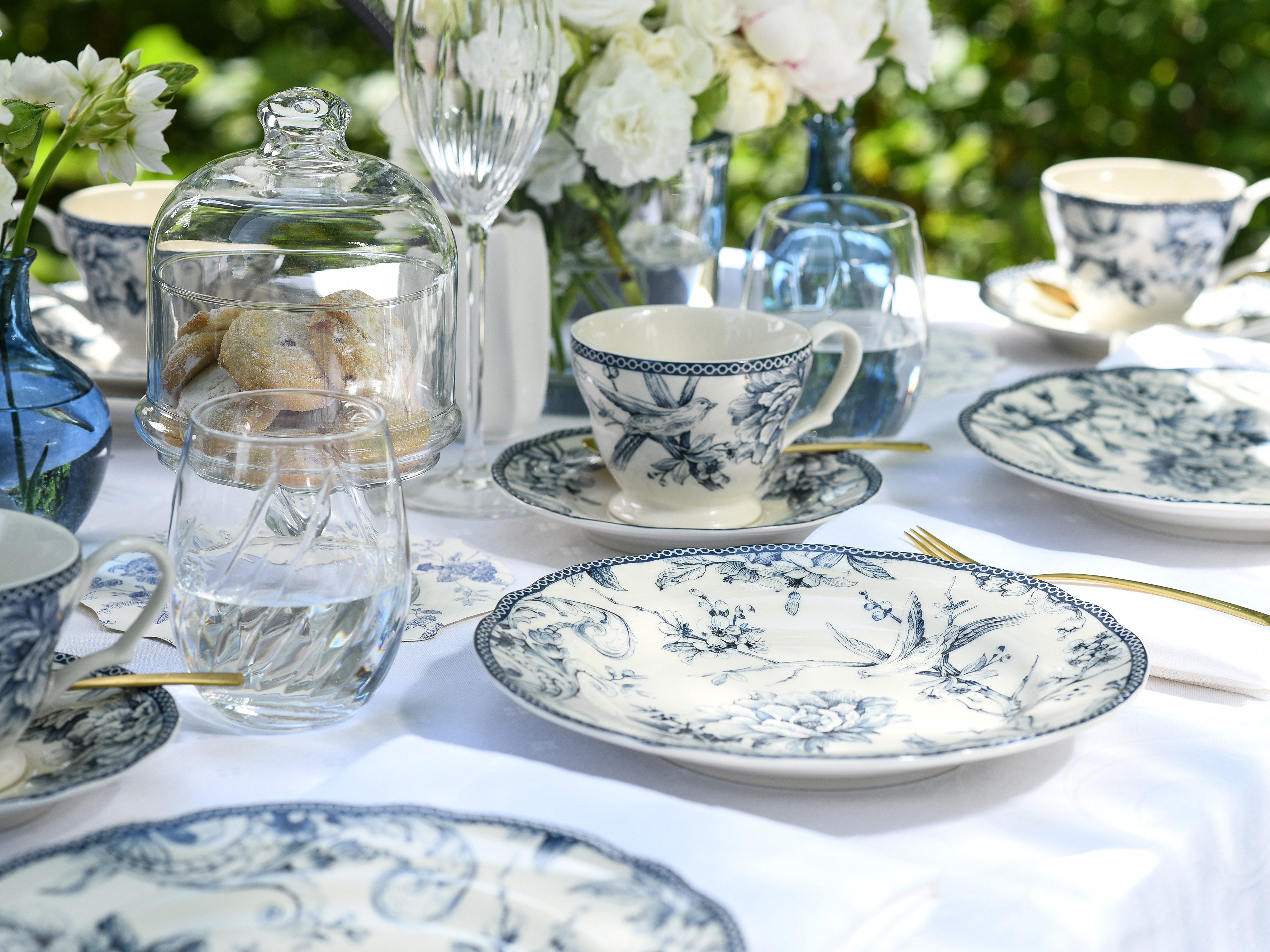 CreaTable Kaffeeservice Adelaide, Service 12-tlg. (12-tlg), 4 Personen, Porzellan, Nostalgischer Vintage Dekor, Elegante Form