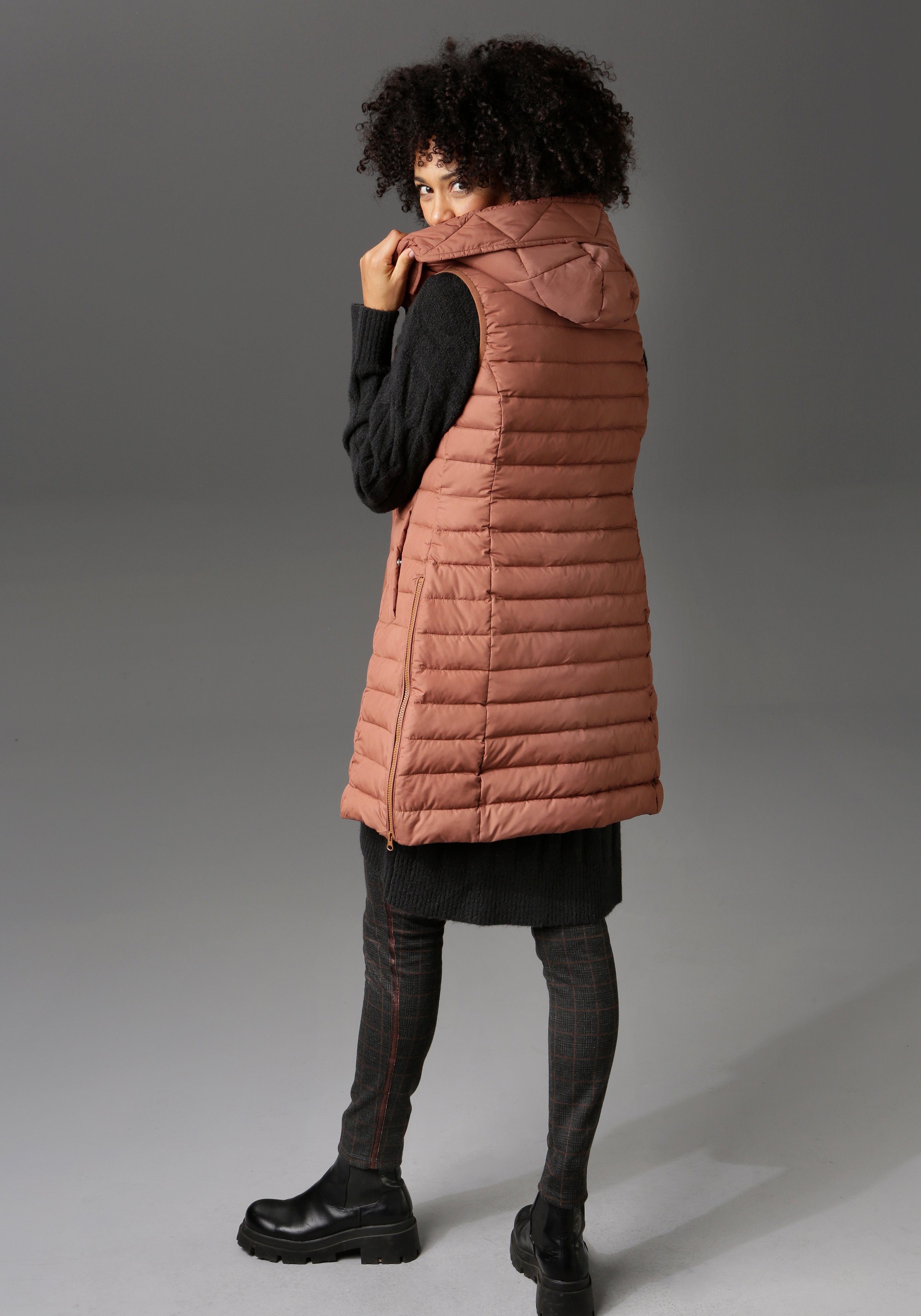 Aniston CASUAL mit zimt Steppweste verstellbarer Kapuze