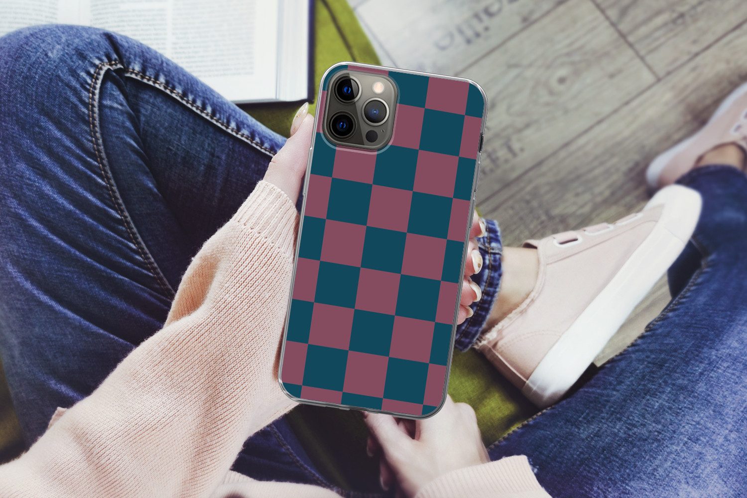 MuchoWow Handyhülle für Apple iPhone 13 Pro Schachbrett Druck - Blau - Rot - Würfel, Smartphone-Bumper, Print, Handy Schutzhülle Dünn