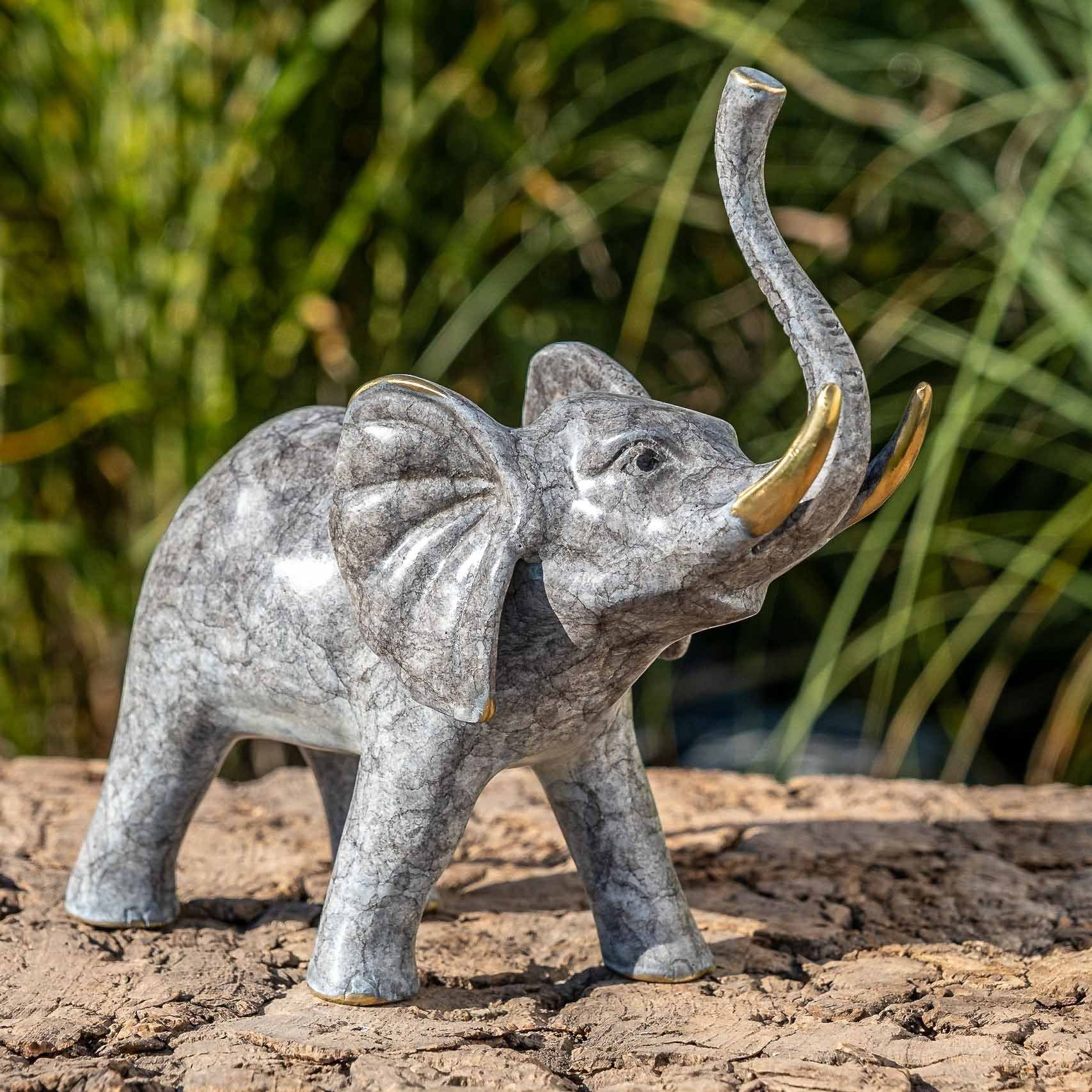 Hand Bronze sehr gegen robust Wachsausschmelzverfahren – Langlebig Regen patiniert. Kleiner witterungsbeständig in UV-Strahlung. Bronze von IDYL Die werden Modelle IDYL Dekofigur gegossen und Elefant, in – Frost, – Bronze-Skulptur und