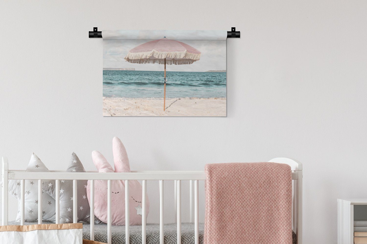 MuchoWow Wanddekoobjekt Sonnenschirm - Strand - Wandbehang, Kleid, - Kinderzimmer Meer für Schlafzimmer, Wohnzimmer, Wolken, Wanddeko