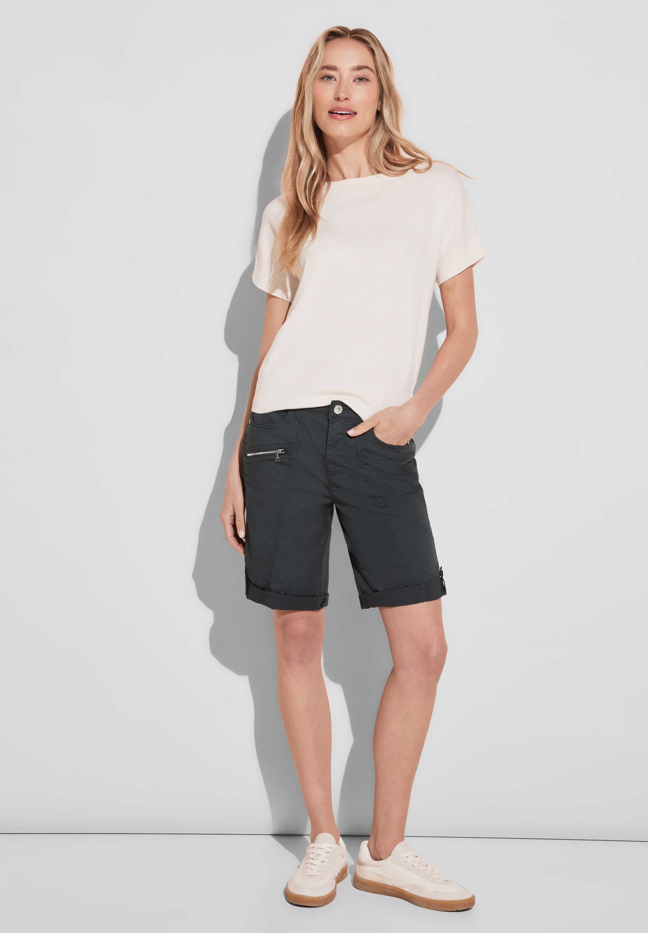 STREET ONE Webhose