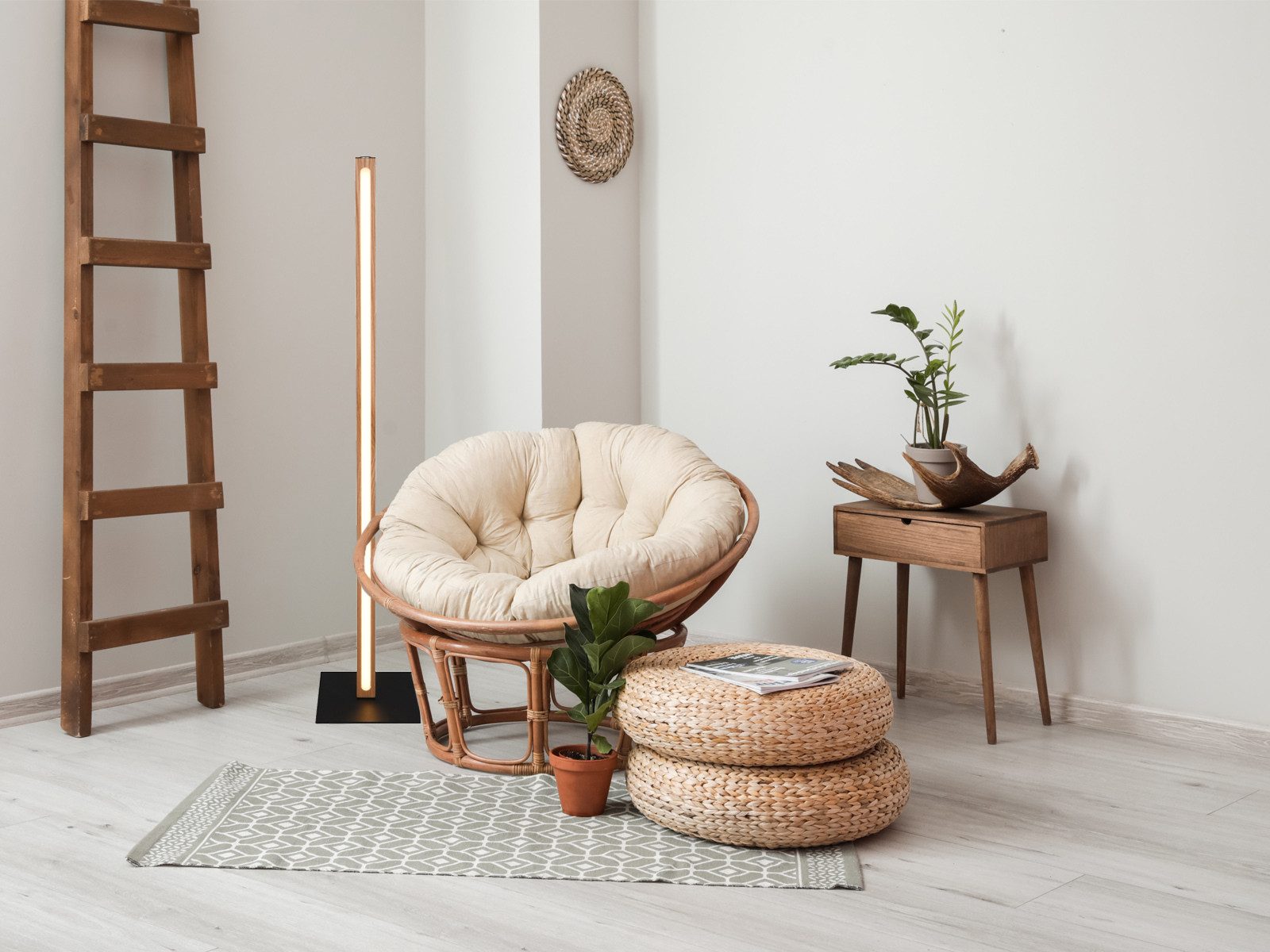 TRIO Leuchten LED Stehlampe, Dimmfunktion, LED fest integriert, dimmbar über Touch, Warmweiß, Moderne Holz-Lampe mit Metallfuß stehend, klein und schmal, Höhe:115cm
