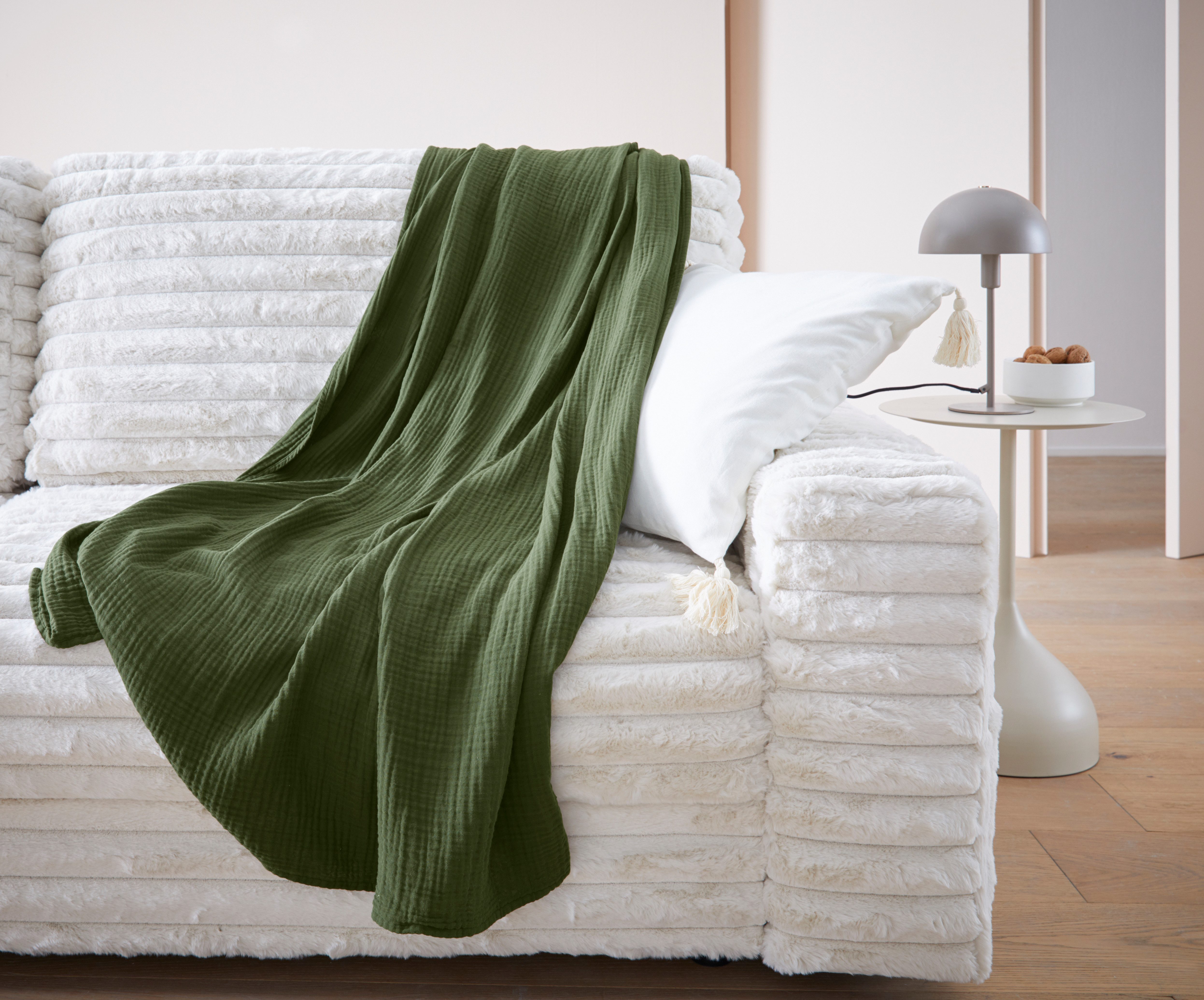 Wohndecke HEVIN, Musselin, 100% Baumwolle, Topseller!, LeGer Home by Lena Gercke, Tagesdecke im Baumwoll-Crinkle-Effekt, Musselin, Kuscheldecke – Bild 2 von 3