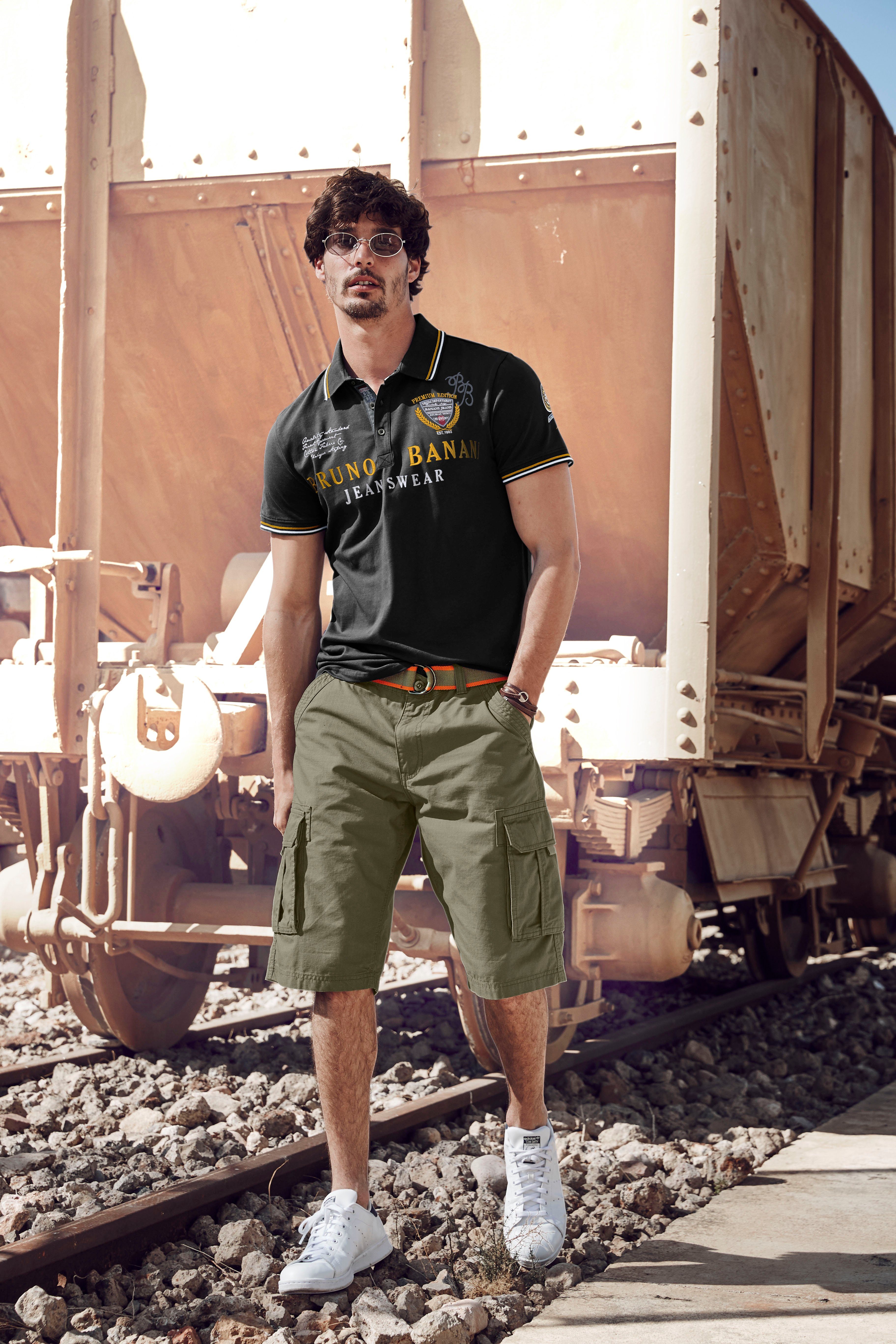 Bruno Banani Poloshirt körpernahe Passform, mit Stickereien und Badges, Polokragen