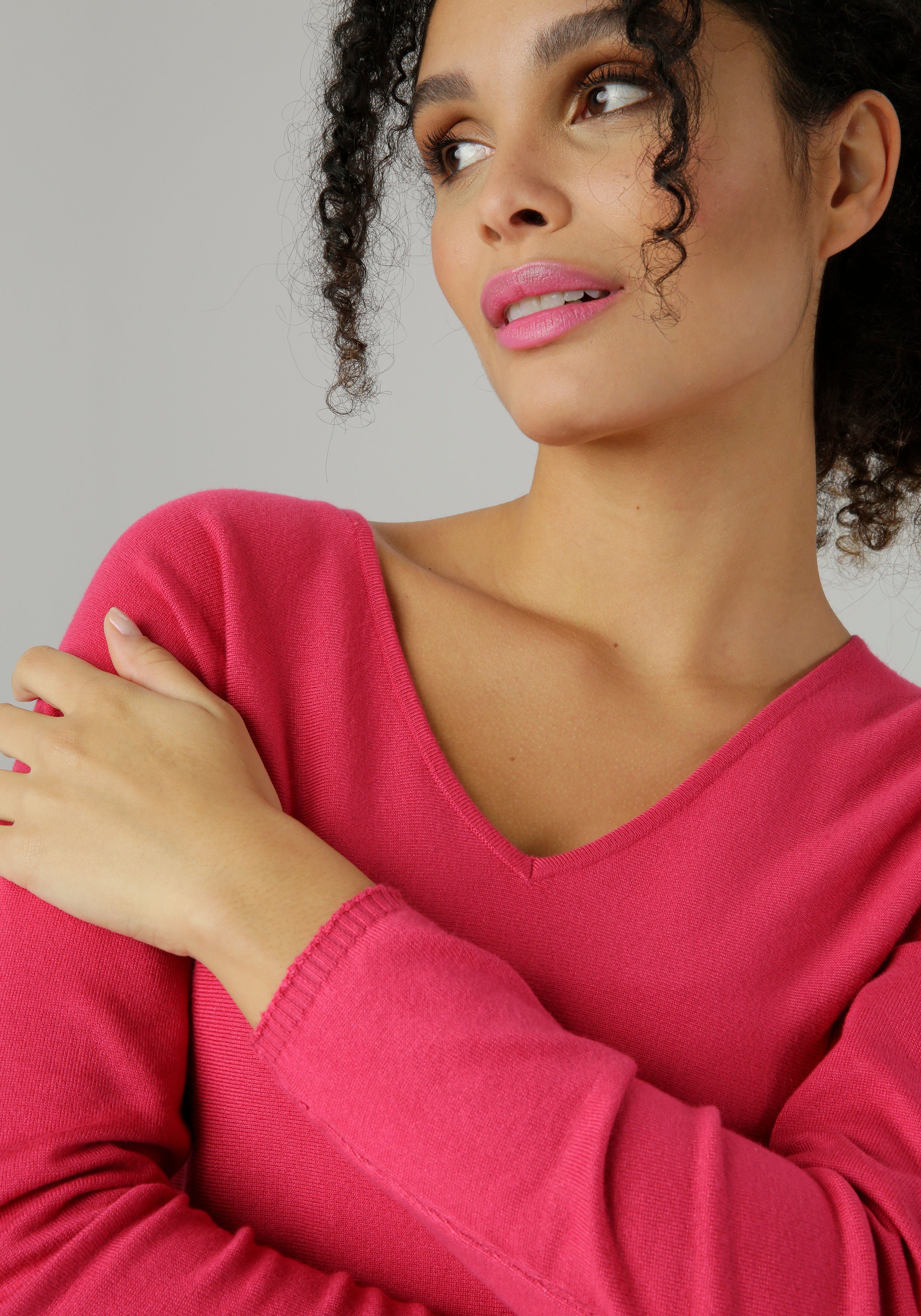 im Aniston SELECTED V-Ausschnitt-Pullover pink Oversize-Look