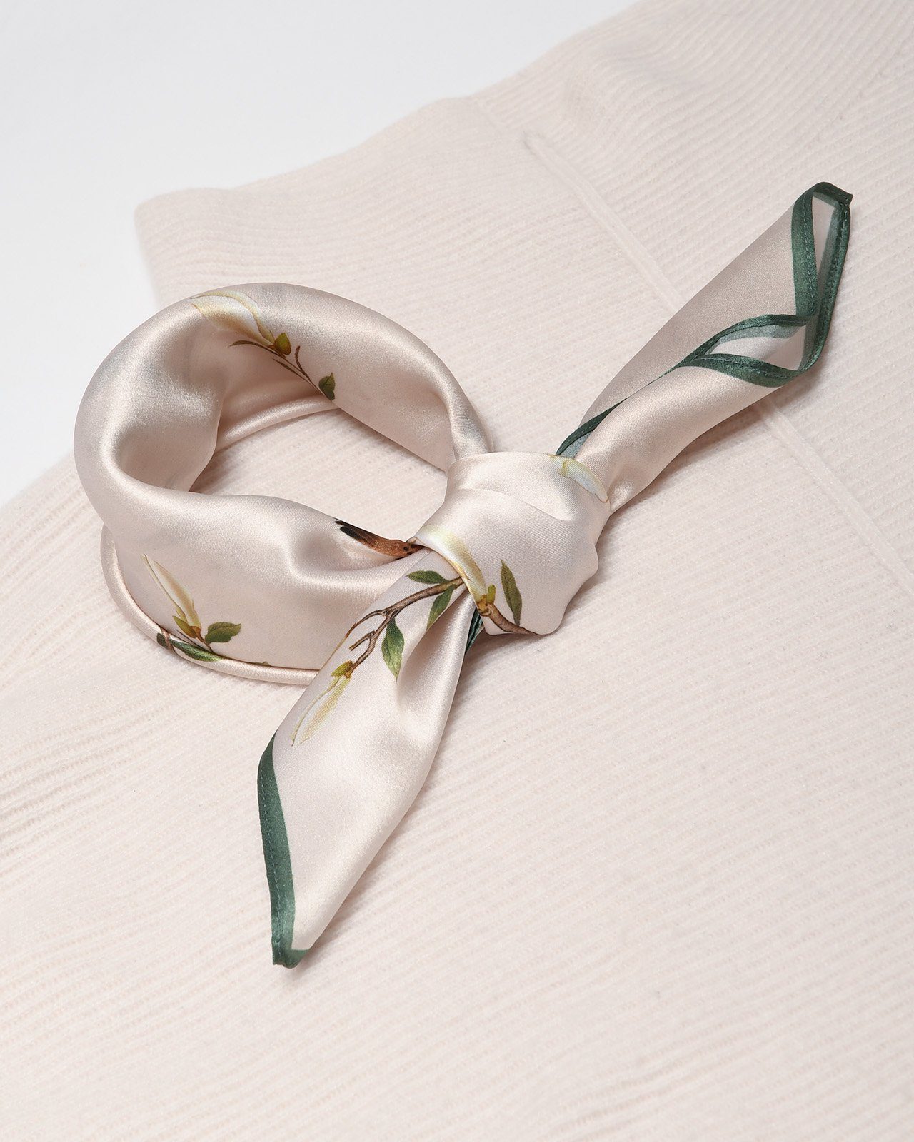 MayTree Seidentuch quadratisch,Magnolie 53x53 cm, Nickituch, Bandana-Schal, günstig online kaufen