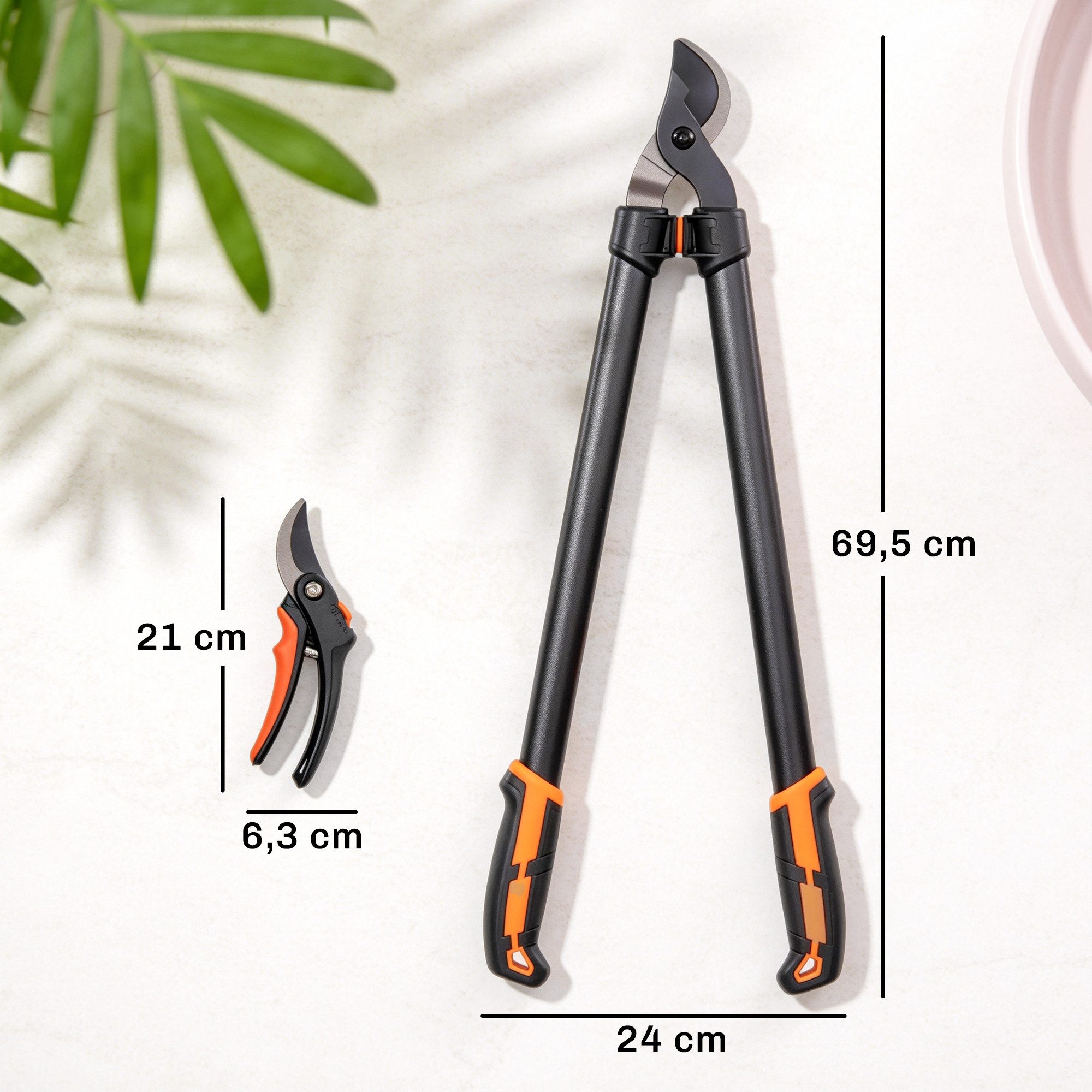 Outsunny Astschere Gartenscheren-Set, (Set, 2-tlg., 2-teiliges Gartenset), rostbeständige Klingen, rutschfeste Griffe, Sicherheitsverriegelung