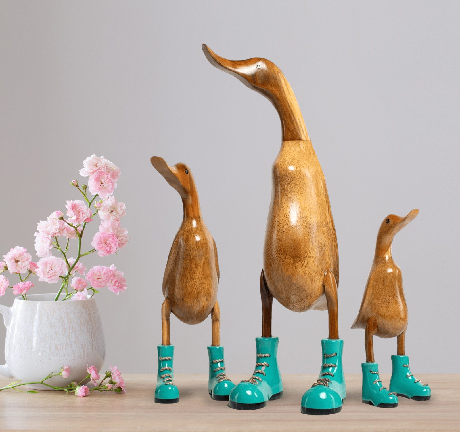 Rikmani Dekofigur Holzfigur Ente, Handgefertigte Аксессуары для дома aus Holz, Geschenk, Perfekt als Deko & Geschenk zu jedem Anlass