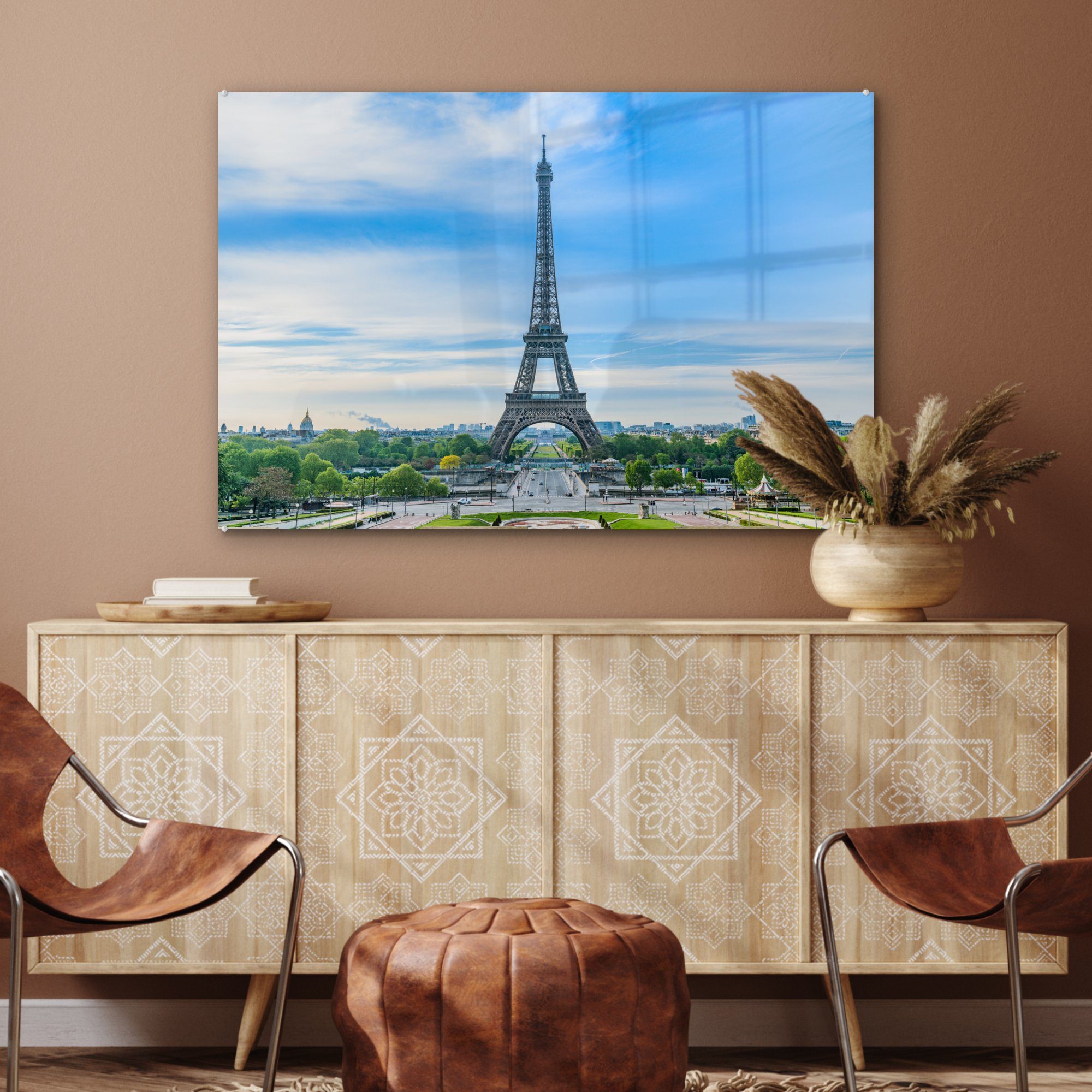 Wohnzimmer unter Himmel, St), Eiffelturm Acrylglasbilder Acrylglasbild (1 Schlafzimmer MuchoWow & blauem