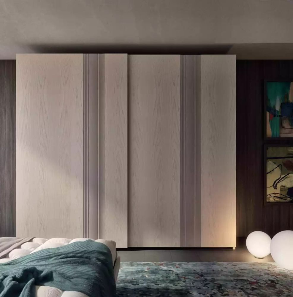 Schwebetürenschrank Eleganter Holzschrank mit Schwebetüren für stilvolle Schlafzimmer