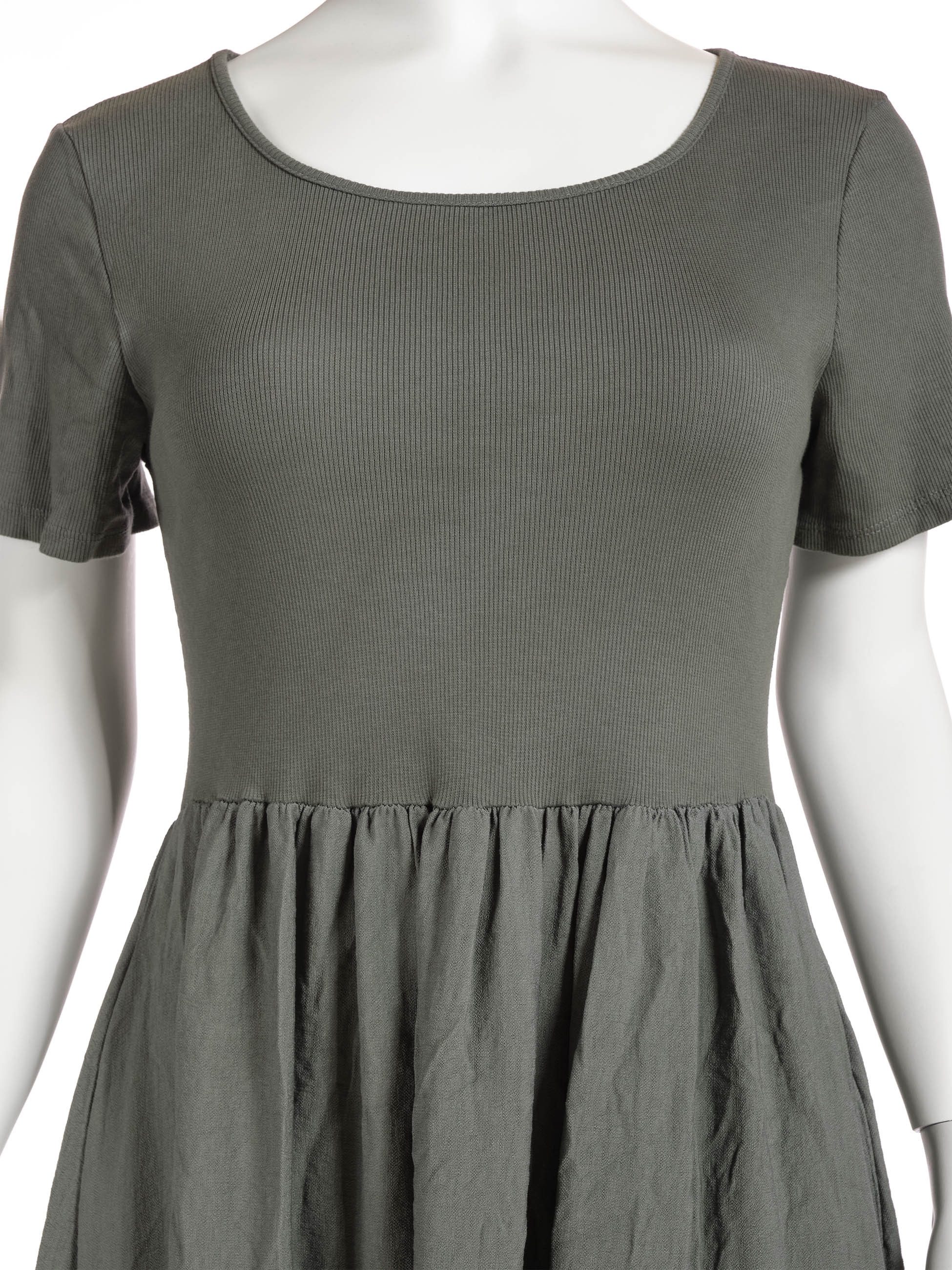 PEKIVESSA Sommerkleid Midikleid wadenlang Kurzarm mit Taschen Material-Mix aus Rippstrick und Viskoserock – Bild 4 von 5