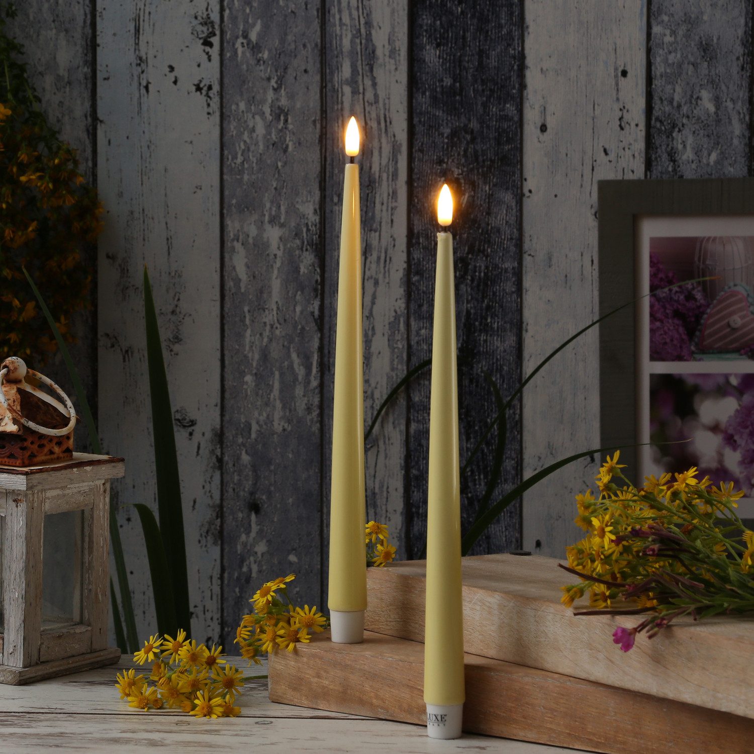 Deluxe Homeart LED-Kerze LED Stabkerzen ELLA Deluxe Lack Tafelkerze flackernd H: 28cm gelb 2St., LED Classic, warmweiß (2100K bis 3000K)