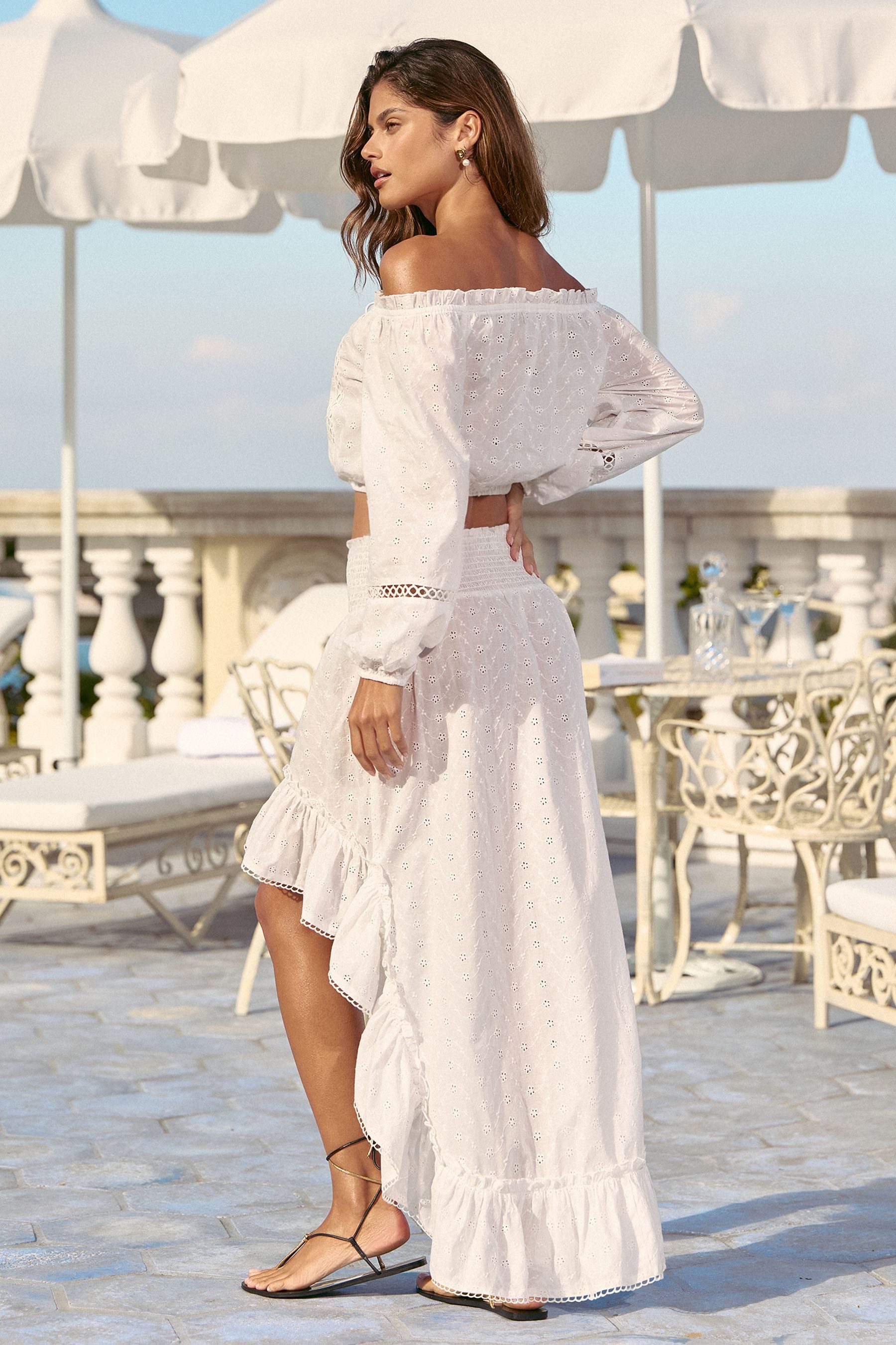 LIPSY Strandkleid Lipsy Oberteil, Bardot-Ausschnitt + Lochstickerei (1-tlg)
