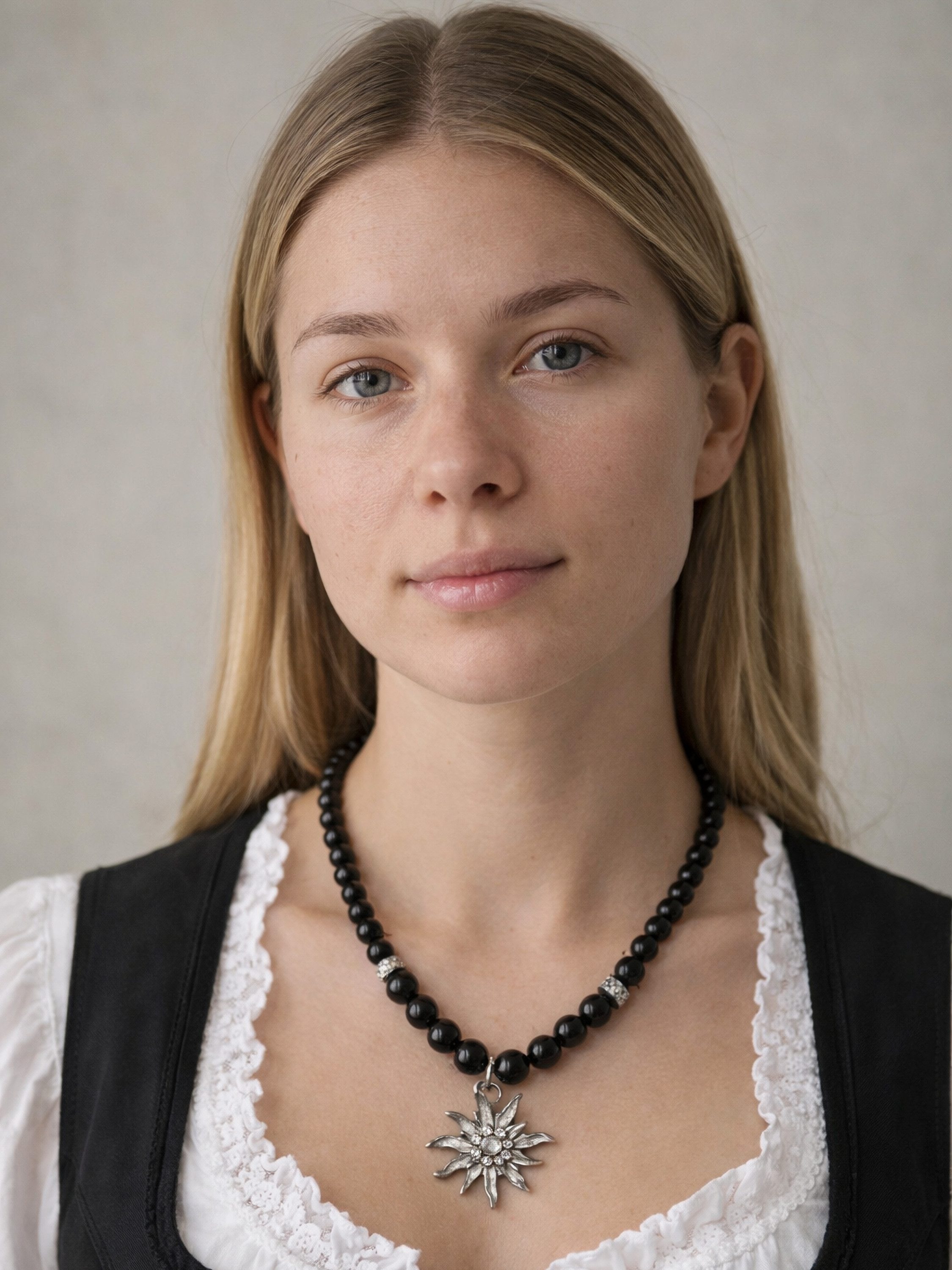 Allgäu Rebell Collier Heidi, mit Edelweiß Anhänger
