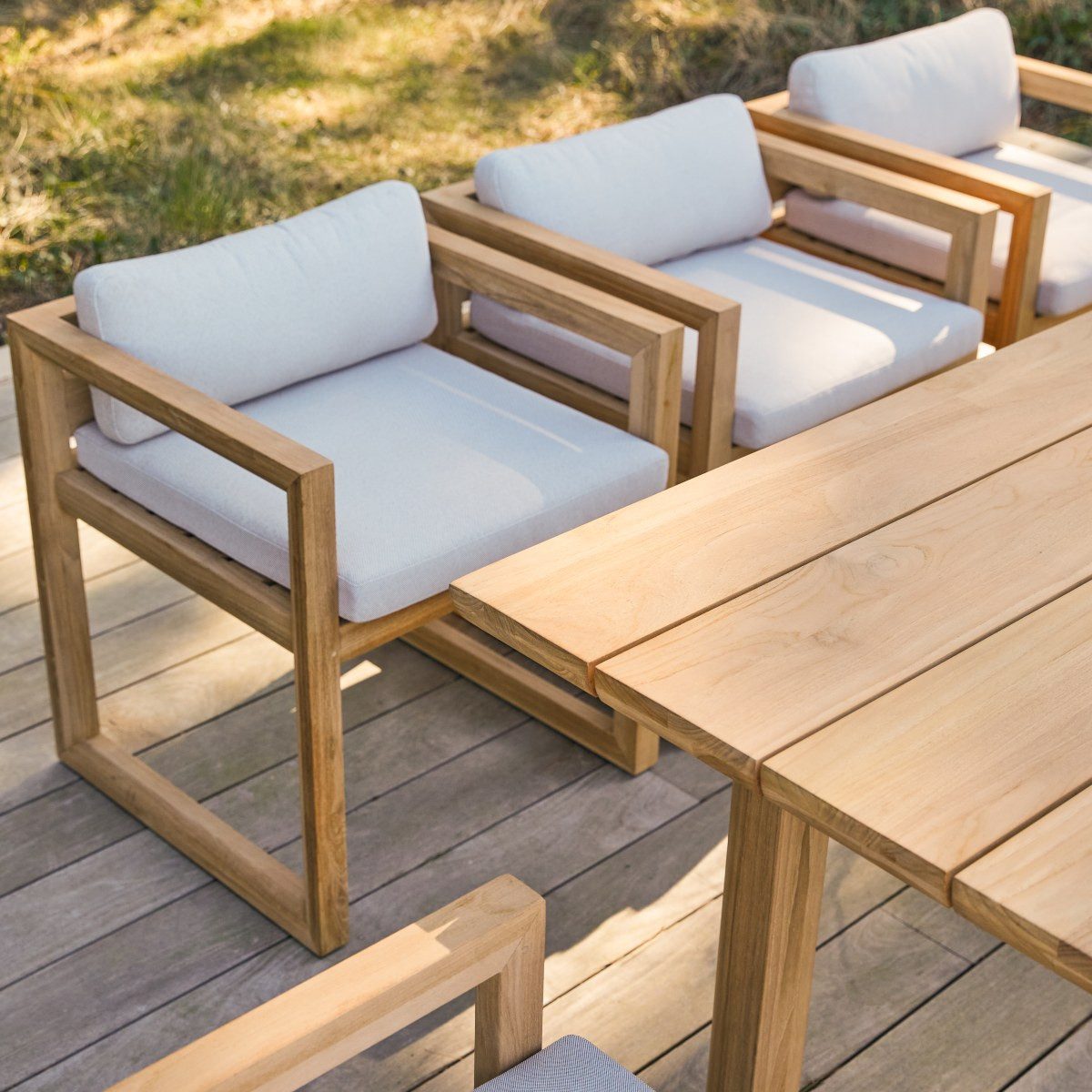 Tikamoon Garten-Essgruppe Noah Gartenmöbel-Set aus massivem Teakholz, 6 Stühle