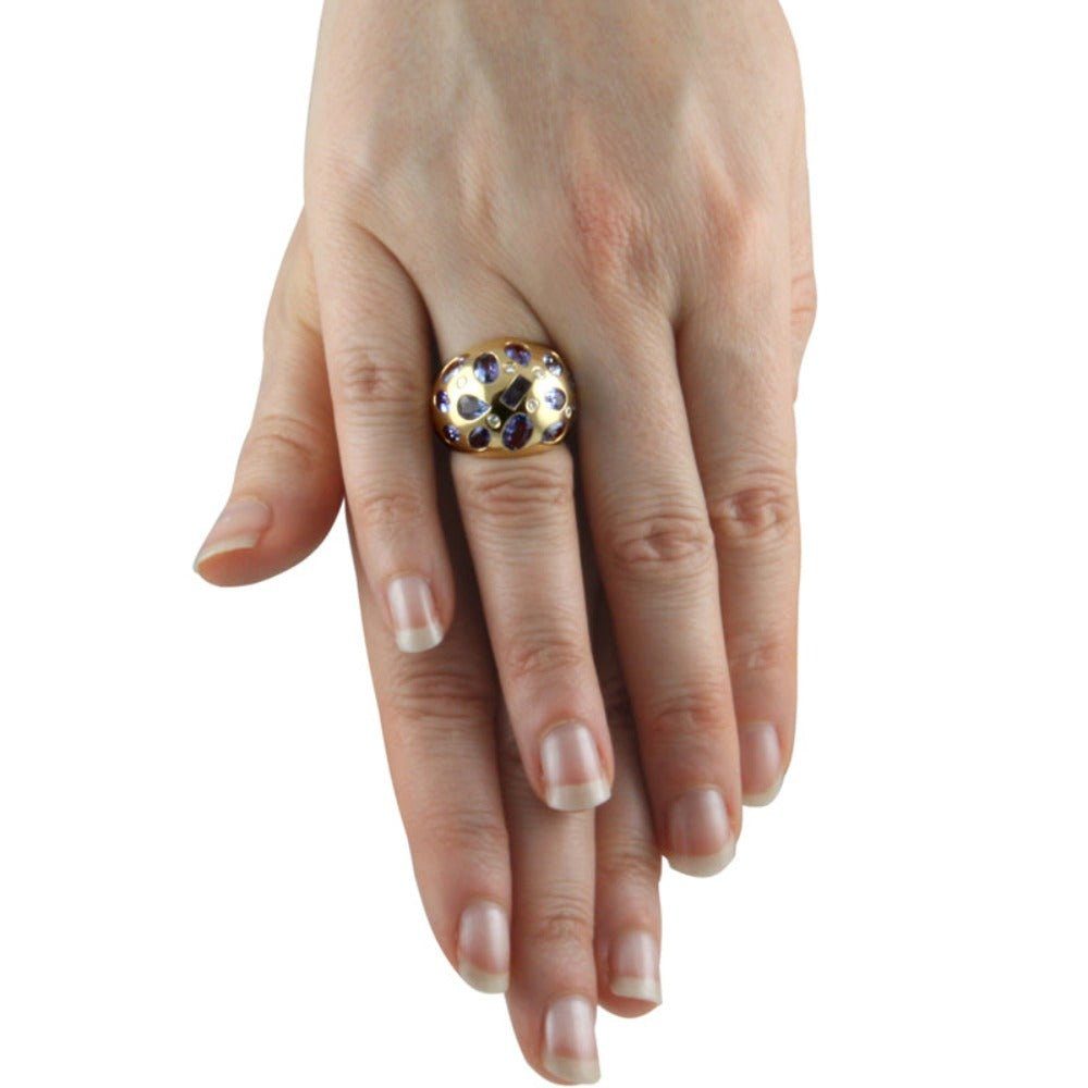 Deutschland DESIGNSCHMUCK (Gelbgold Goldschmiedearbeit aus Ring 750), Goldring Diamanten mit "Curved" SKIELKA hochwertige Tansanit
