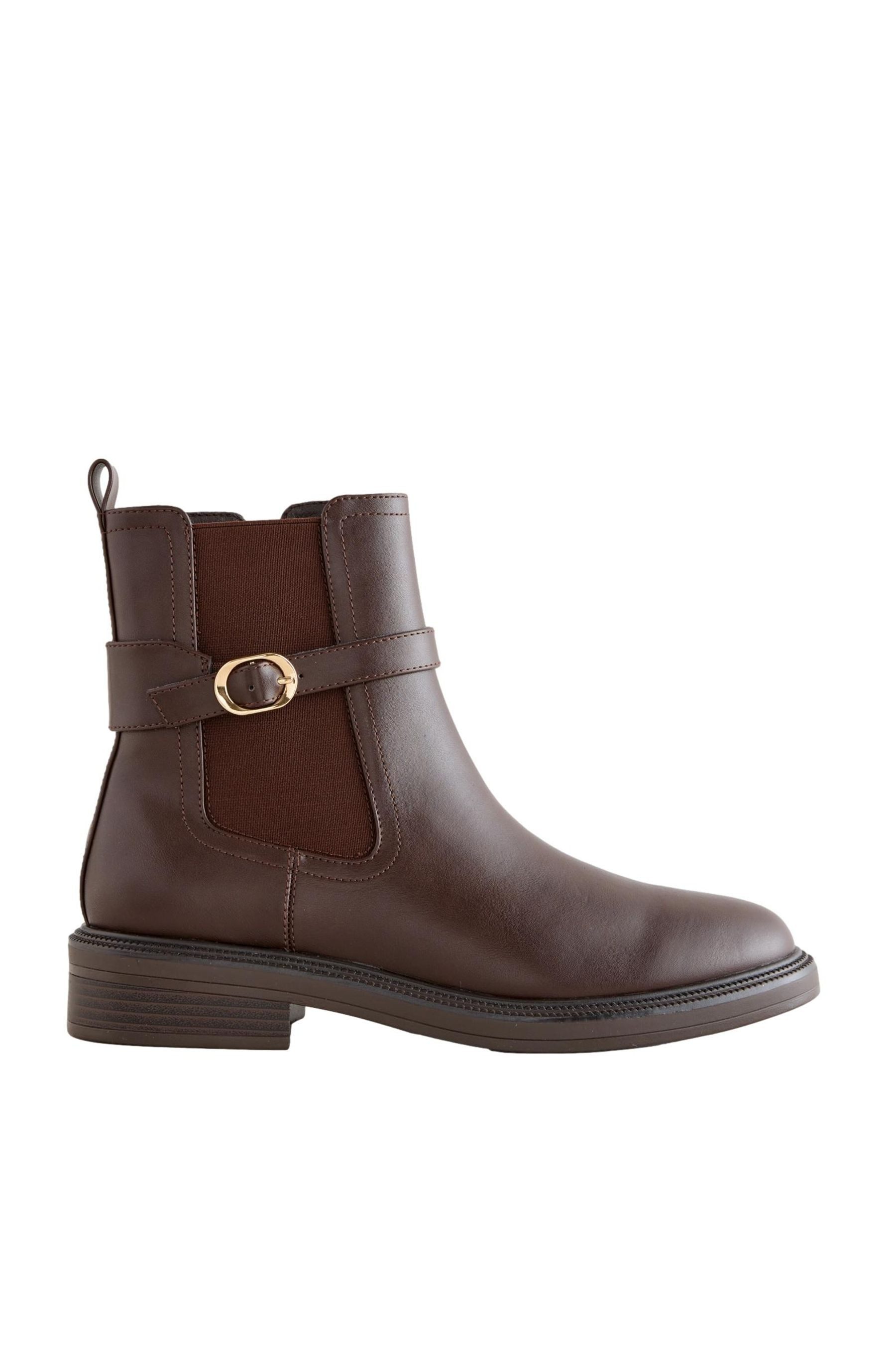 Next Chelsea-Stiefelette mit Schnalle, weite Passform Keilstiefel