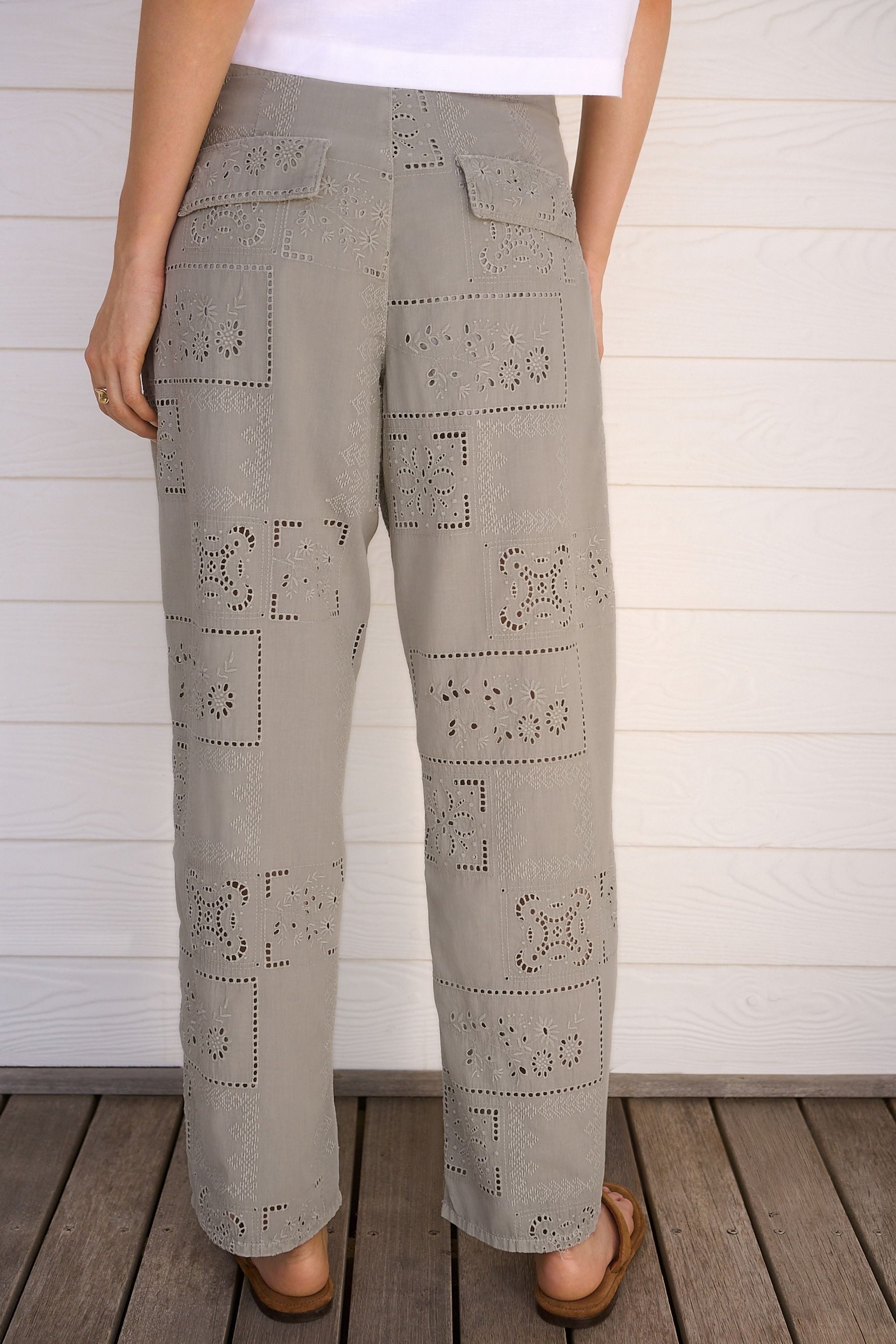 Next Stoffhose Hose mit Stickerei aus 100 % Baumwolle (1-tlg) günstig online kaufen
