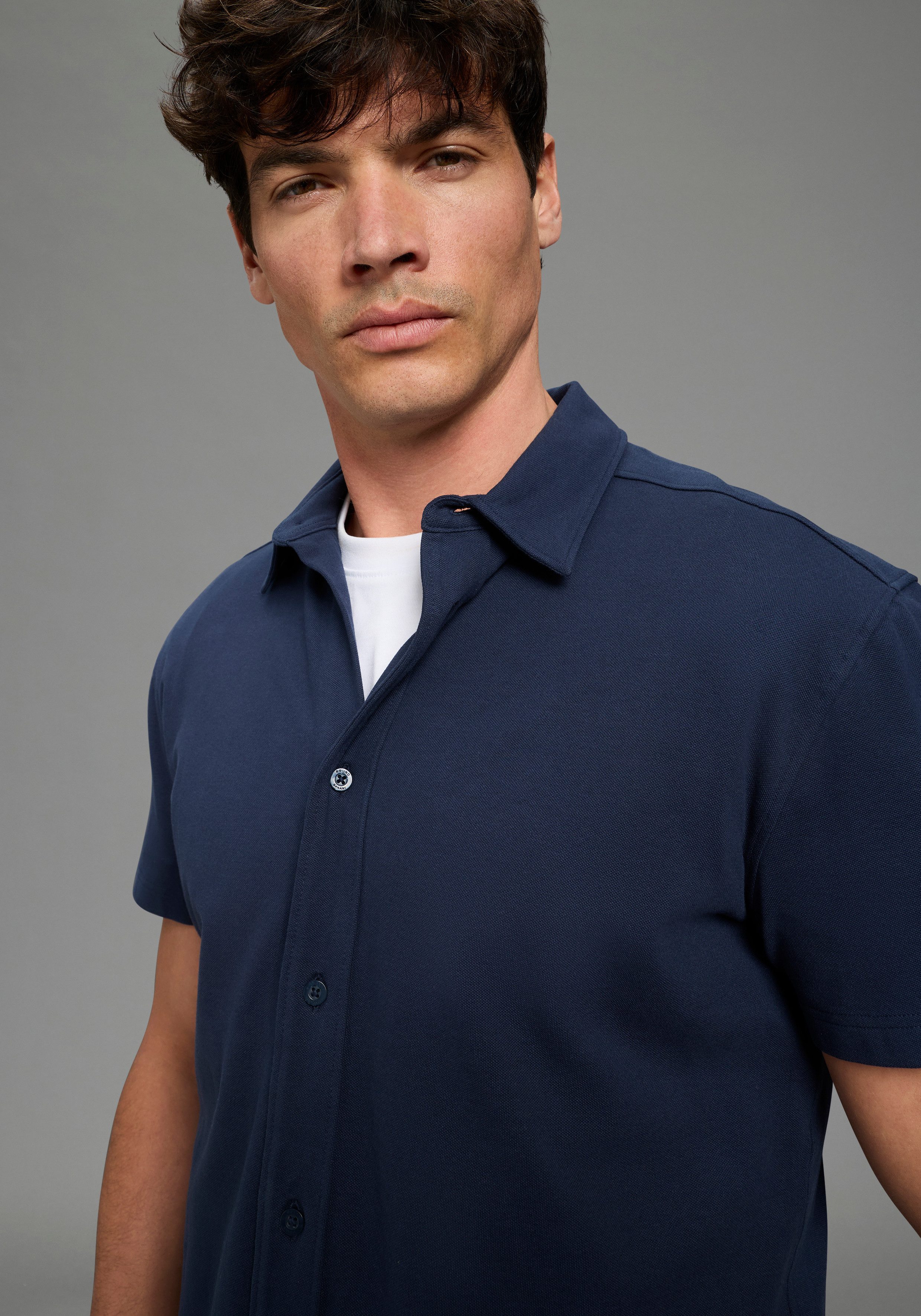 Bruno Banani Kurzarmhemd Kurzarm, für verschiedene Anlässe, aus Baumwolle und Elasthan. € 29,99, (€ 29,99 pro 1 Stk).