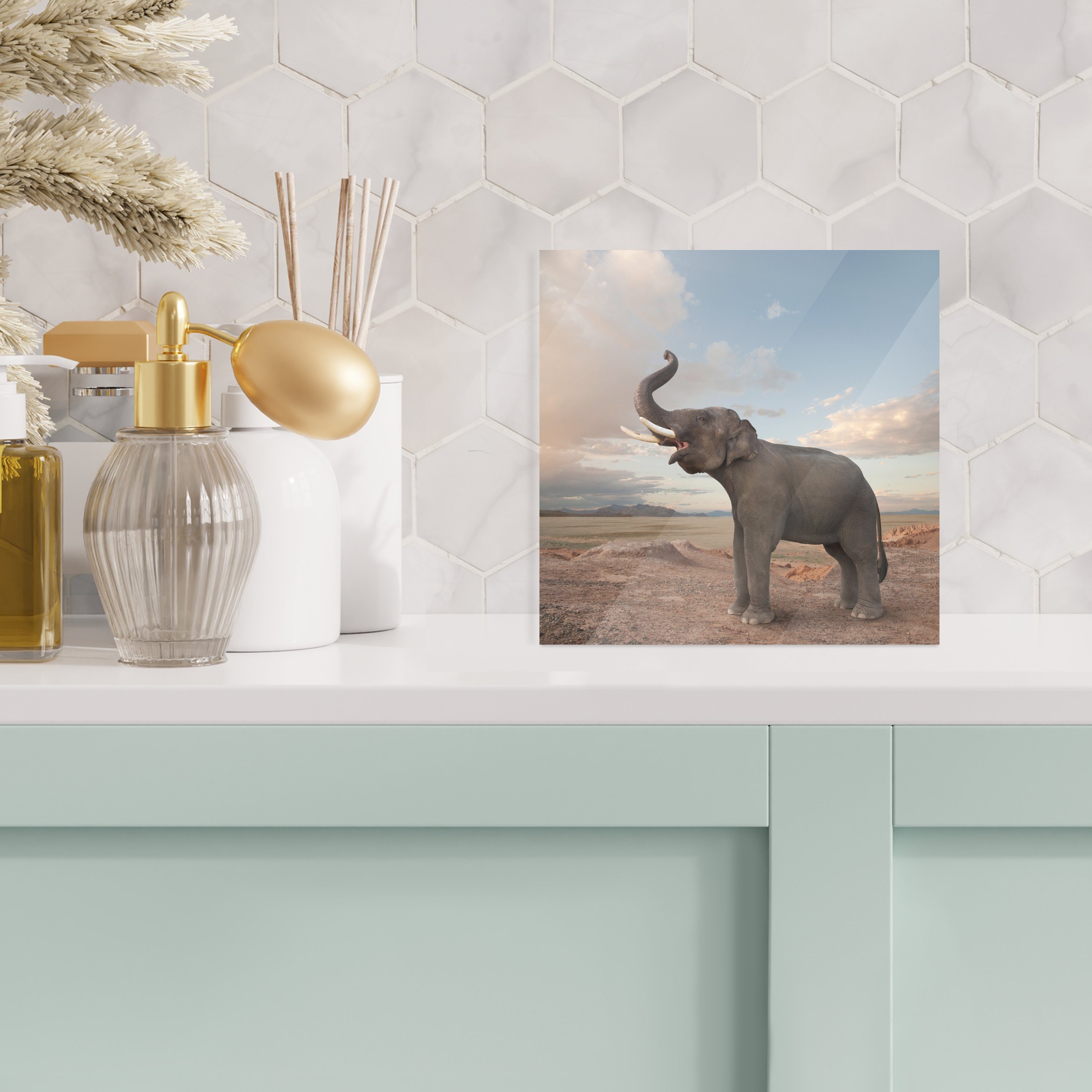in Wanddekoration MuchoWow Wandbild Glasbilder auf - Trompetender bunt Wüste, - Bilder St), Elefant (1 Foto Glas - Glas Acrylglasbild der auf