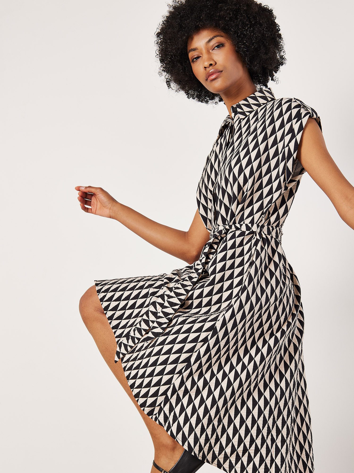 Apricot Druckkleid High-low Kleid, (2-tlg., Stoffgürtel) günstig online kaufen