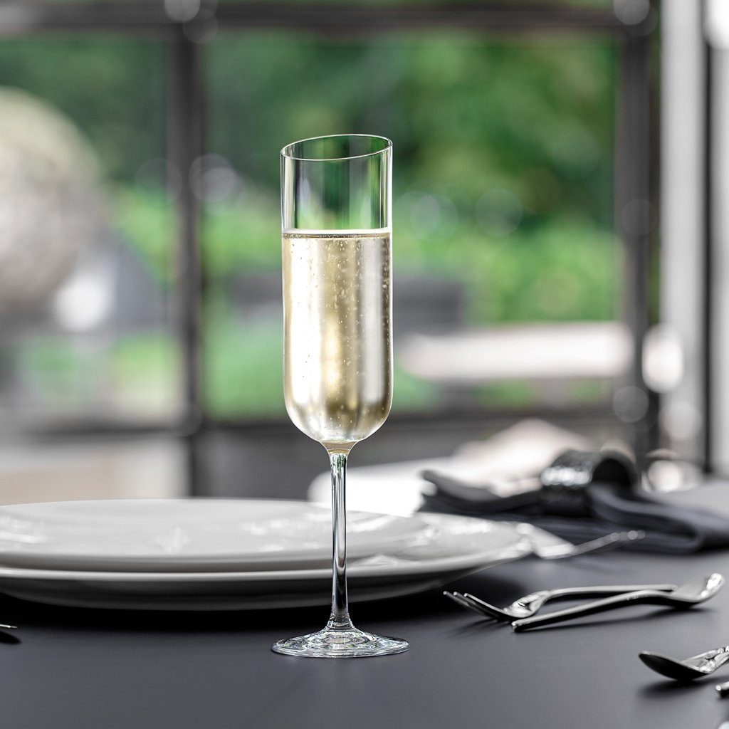 Villeroy & Boch Gläser-Set NewMoon Sektgläser-Set, 170 ml, 4-teilig, 4-tlg., Glas, Kristallglas, 4 Stck, spülmaschinenfest