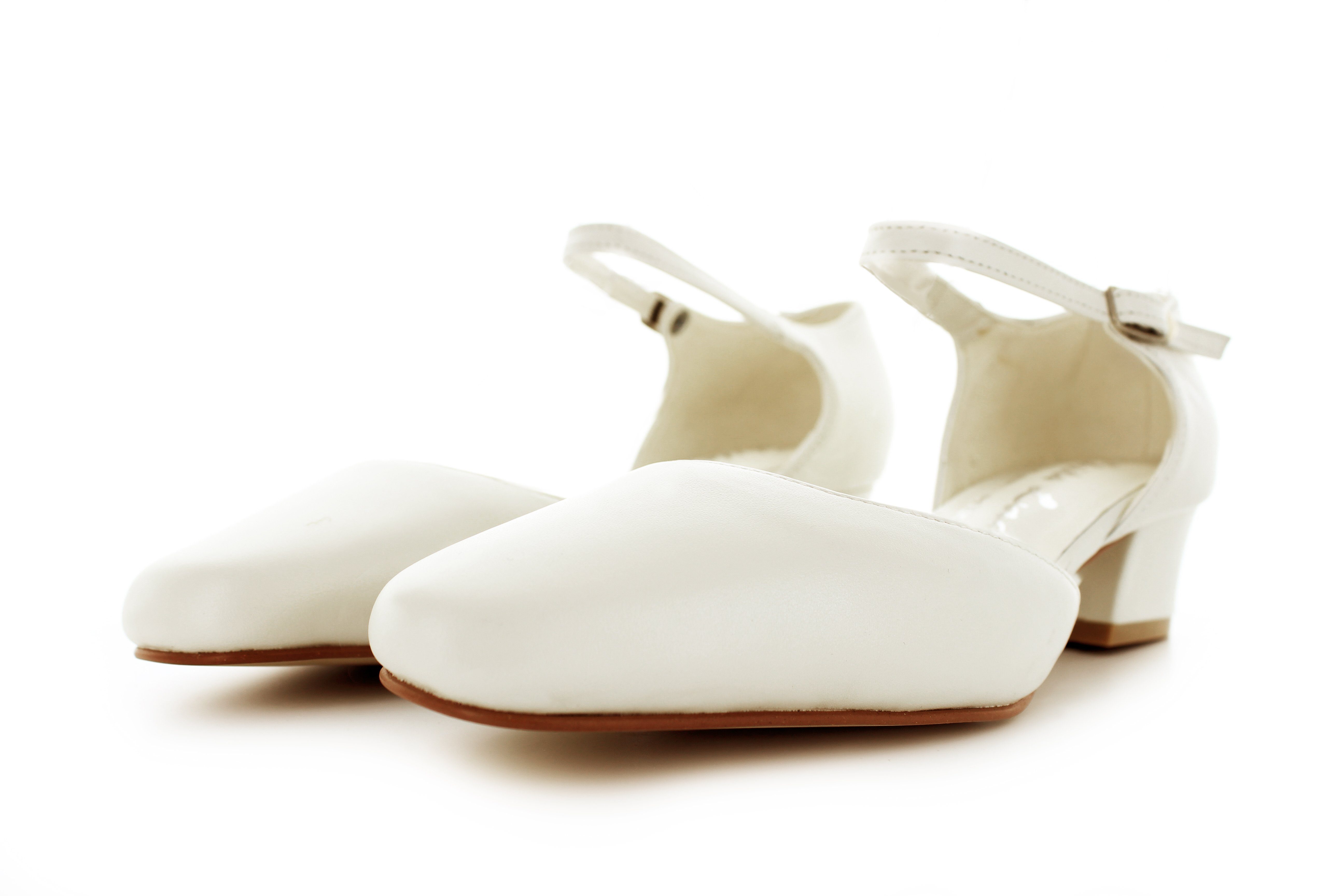 White Lady 178 offwhite - weite Leder Brautschuhe Slingpumps
