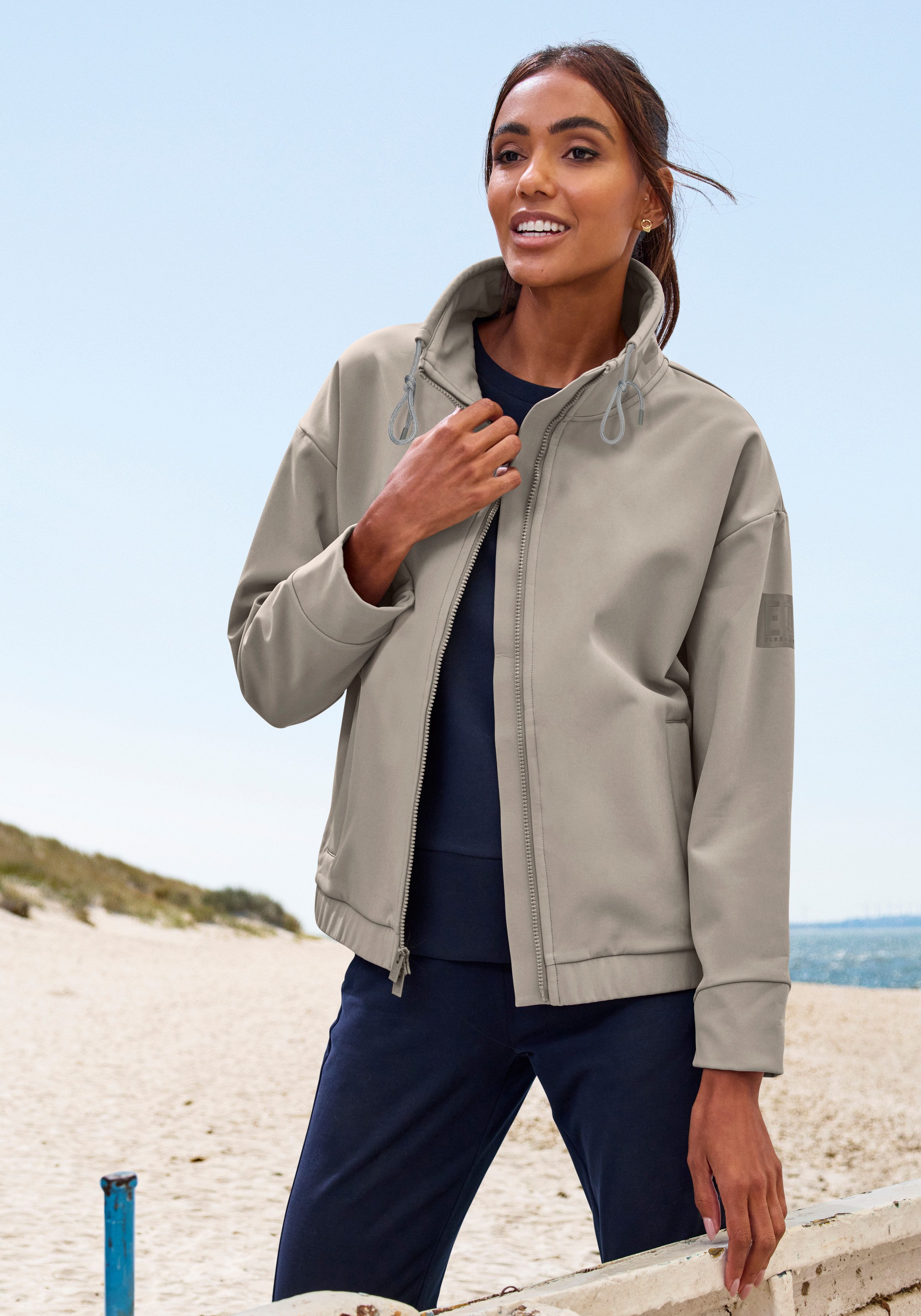 Elbsand Softshelljacke mit hohem, verstellbaren Kragen