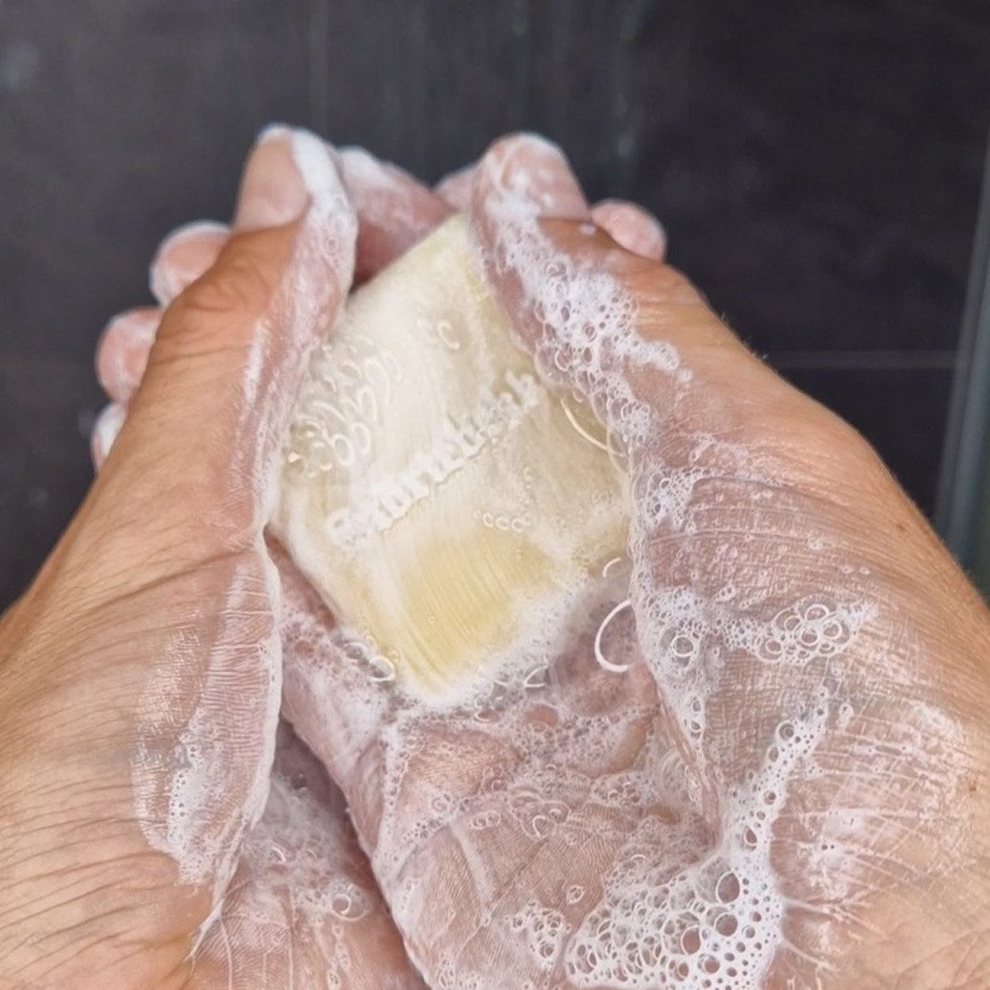 Störtebekker Festes Haarshampoo - Active Carbon - für porentiefe Reinigung, 1-tlg., mit 1% Salicylsäure