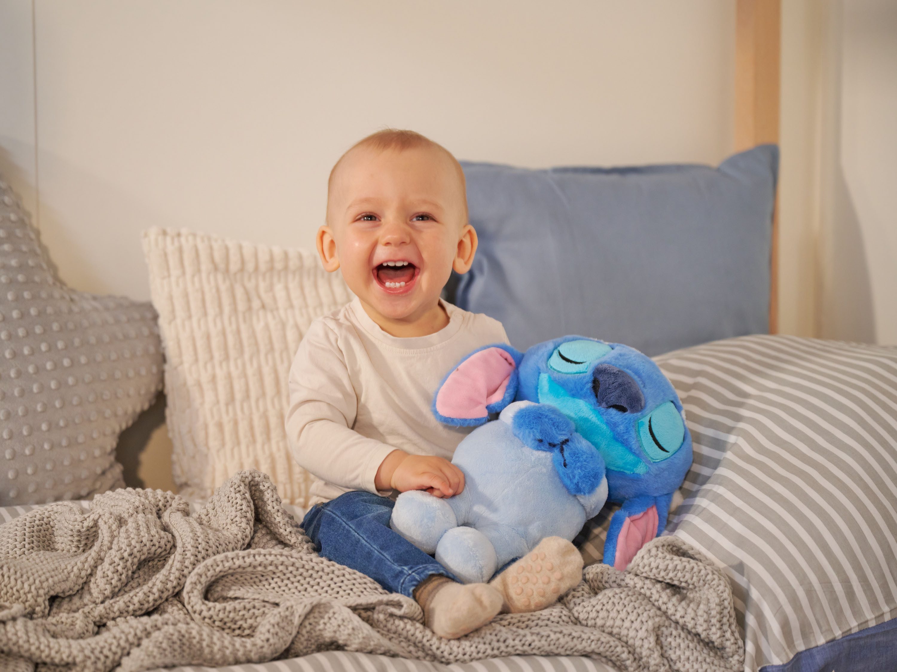 SIMBA Plüschfigur Disney Schlafender Stitch, 31 cm
