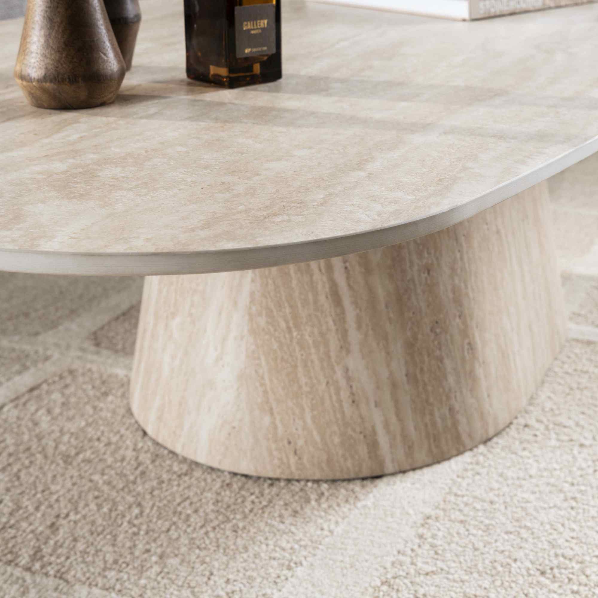 Feeling4Home Couchtisch, Eleganter Couchtisch mit markantem Zentralsocke