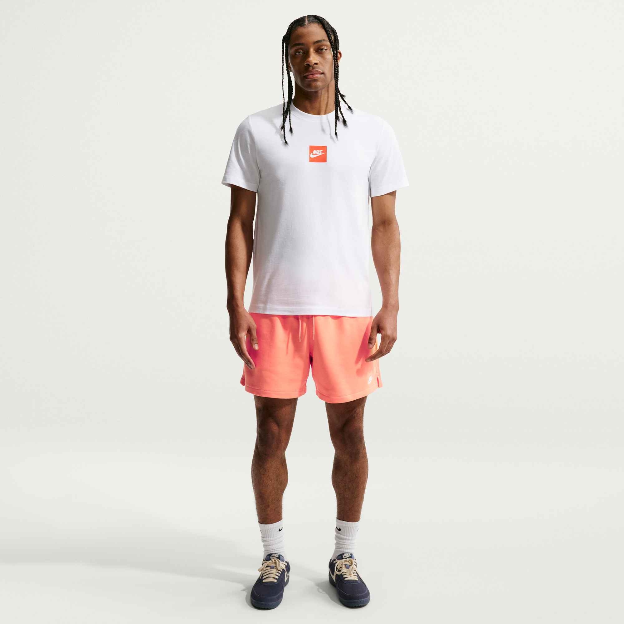 Nike T-Shirt U NSW TEE STD JDI mit sportlichem Rückenprint, hüftbedeckende Länge, Kurzarm, Rundhals