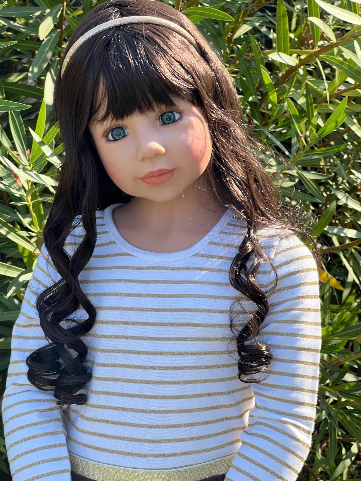 CMTPUPPENGALERIE Stehpuppe Weihnachtsedition 2024: Bonnie von Monika Levenig, dunkelbraun, 122 cm (1-tlg)