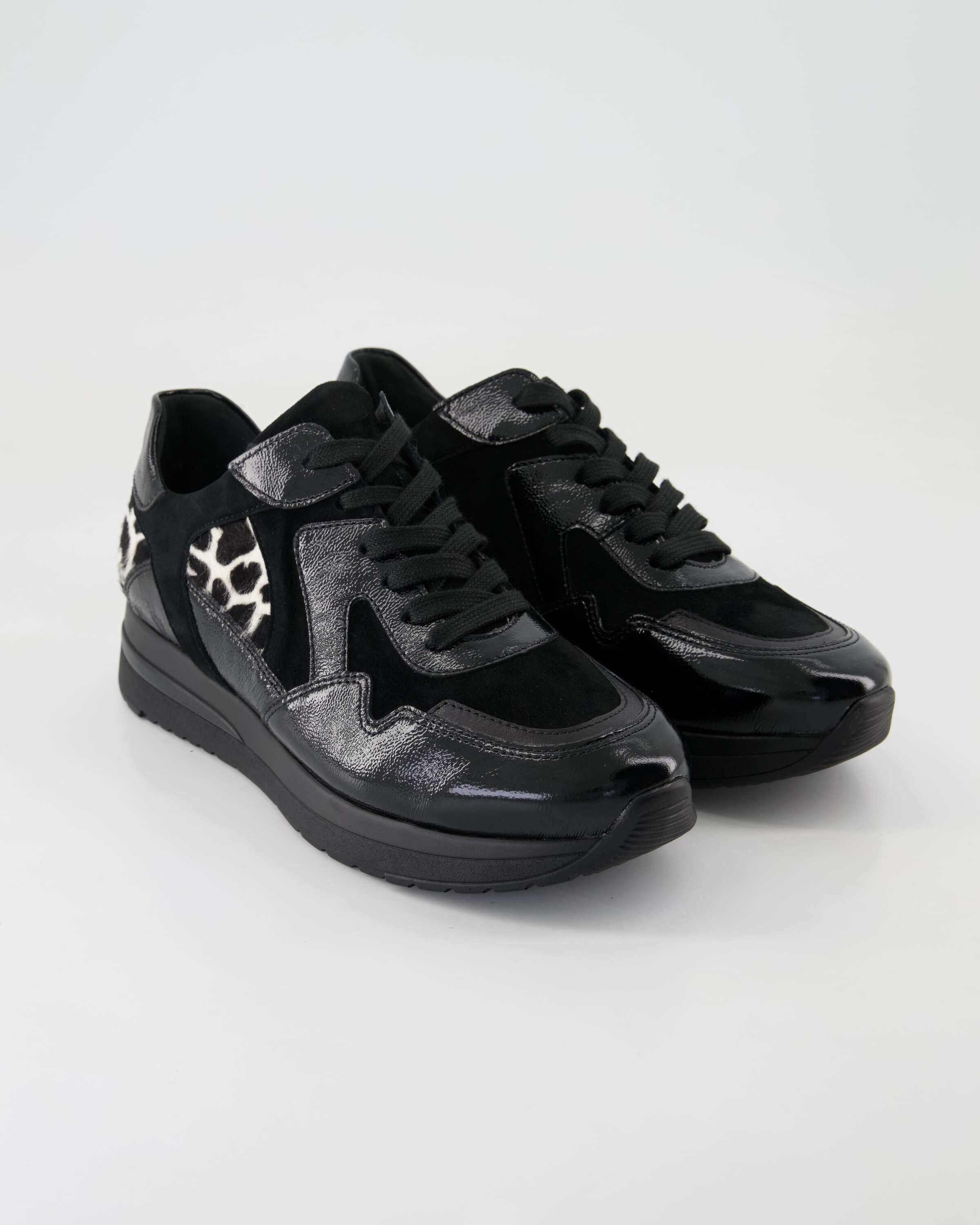 Lilly Sneaker