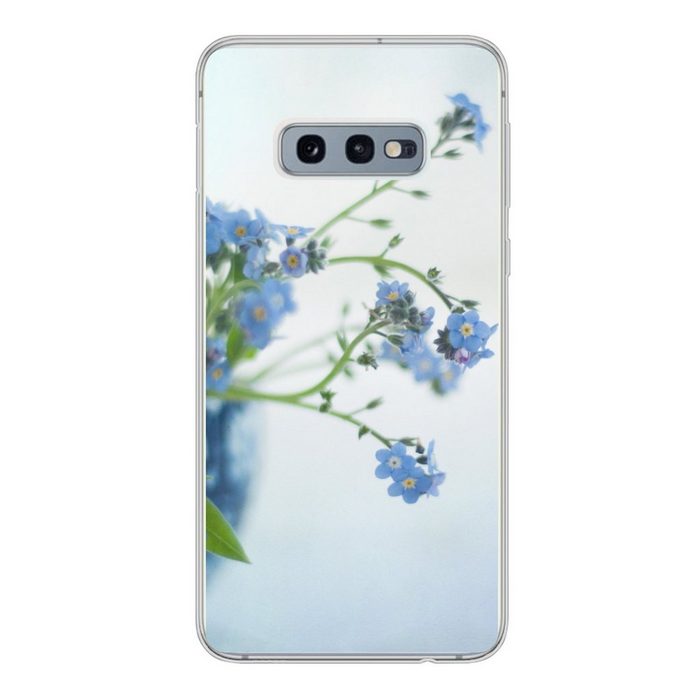MuchoWow Handyhülle Vergissmeinnicht in einer Vase Phone Case Handyhülle Samsung Galaxy S10e Silikon Schutzhülle