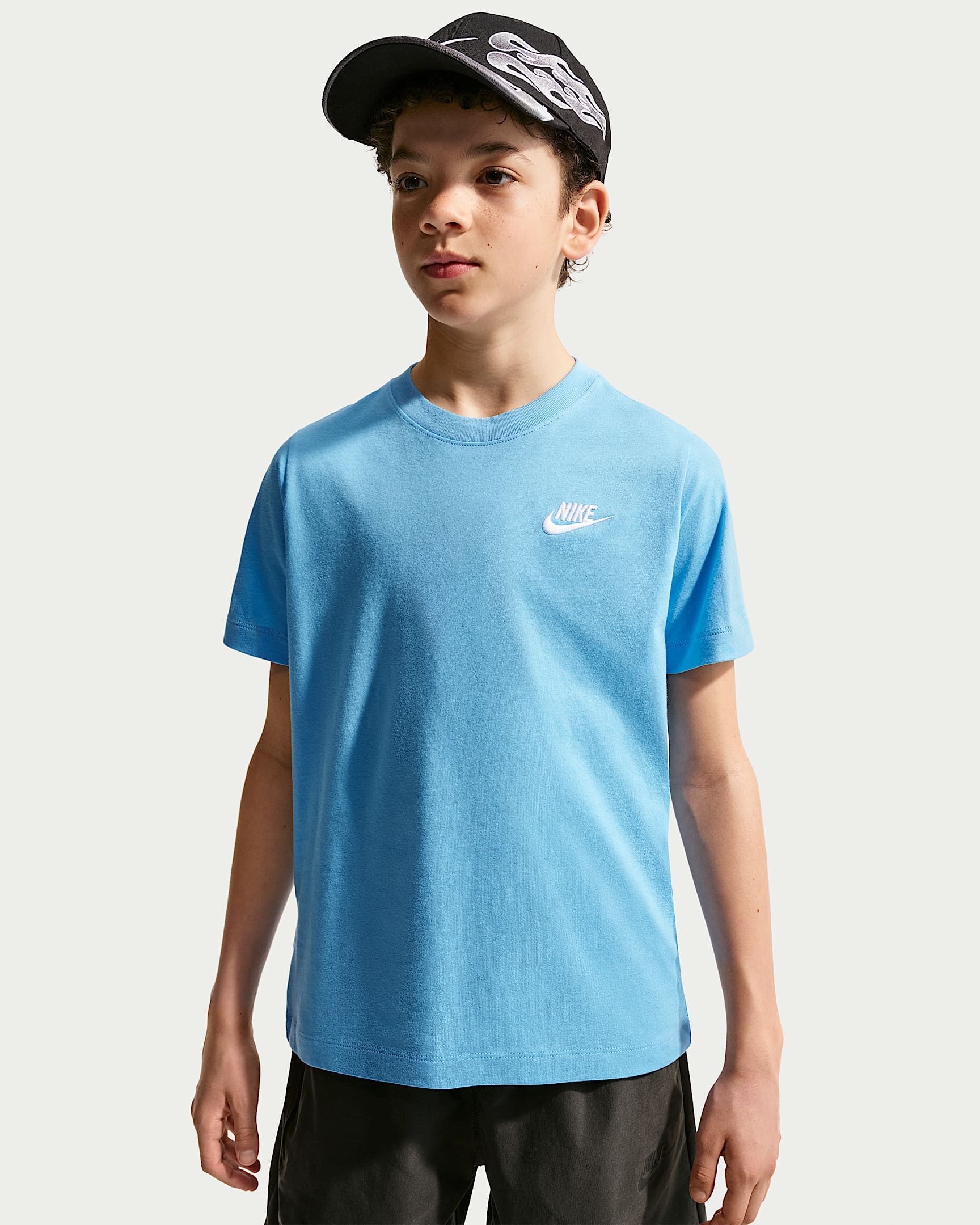 Nike Sportswear T-Shirt K NSW TEE EMB FUTURA LBR Für Kinder und Jugendliche
