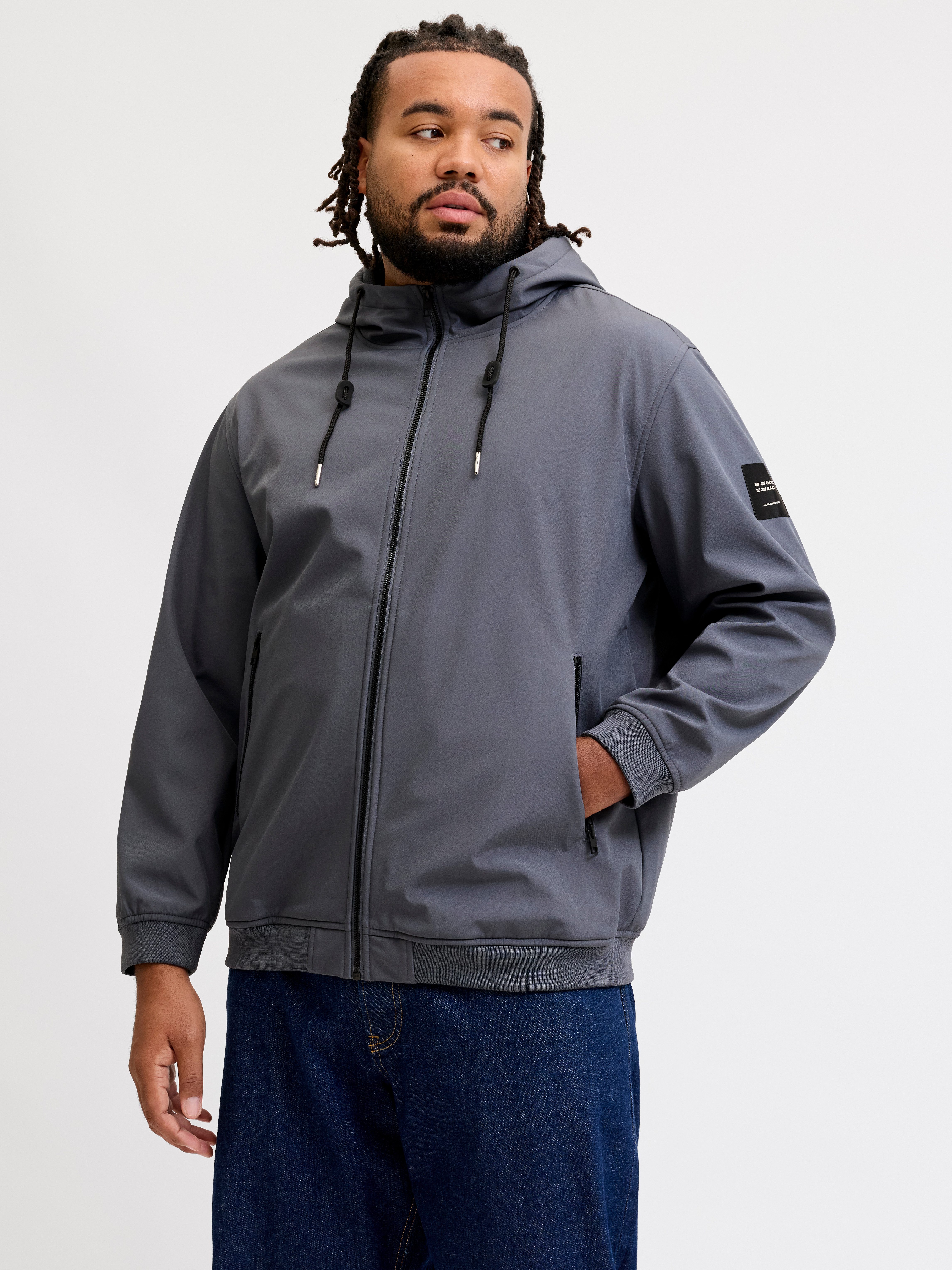 Jack & Jones PlusSize Softshelljacke JJEBASIC mit Kapuze und wasserabweisendem Stoff Kunstfaser, regular fit