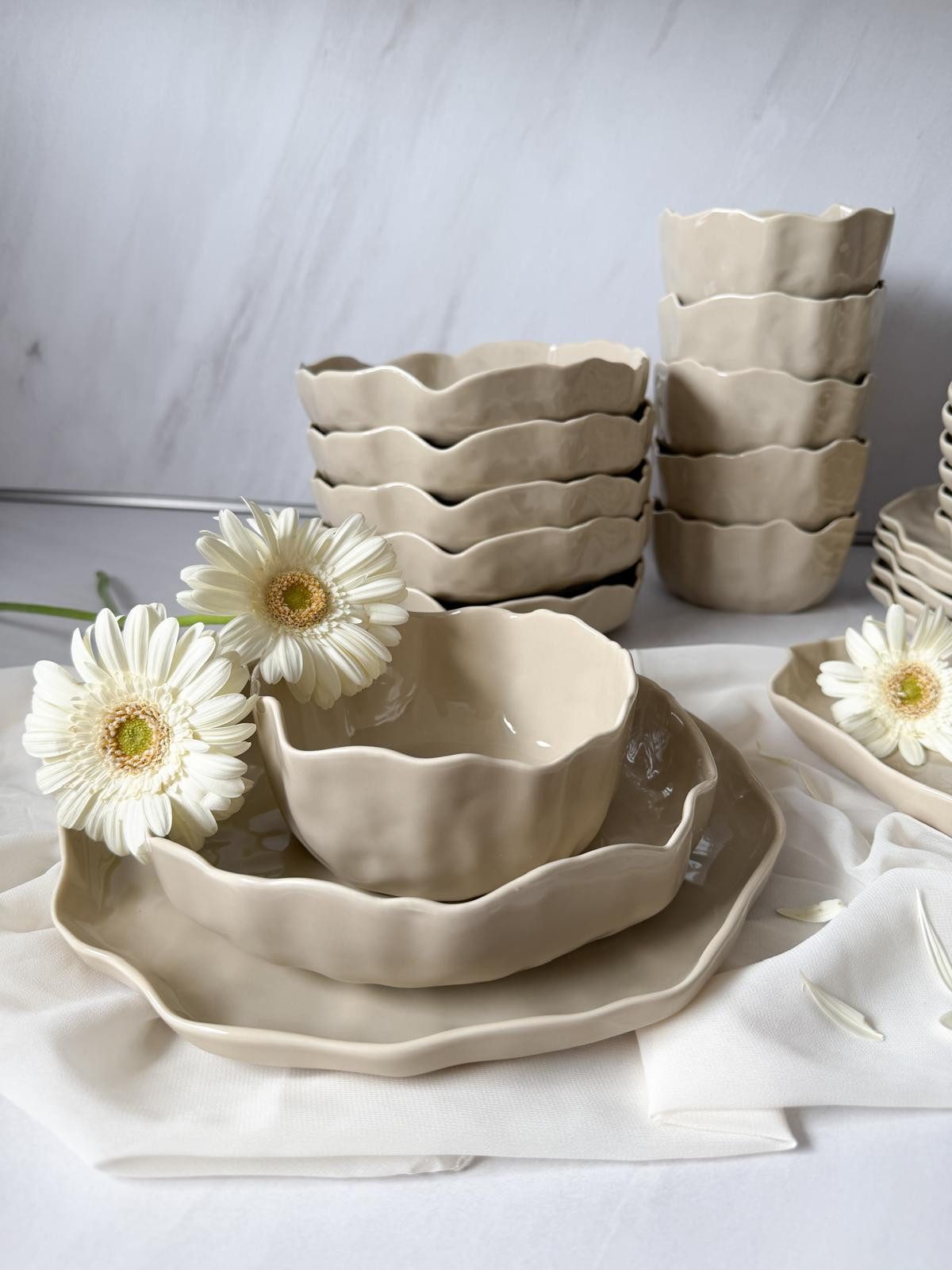 EmirtexHome Geschirr-Set Angles Beige 27 tlg. für 6 Personen (27-tlg), Porzellan
