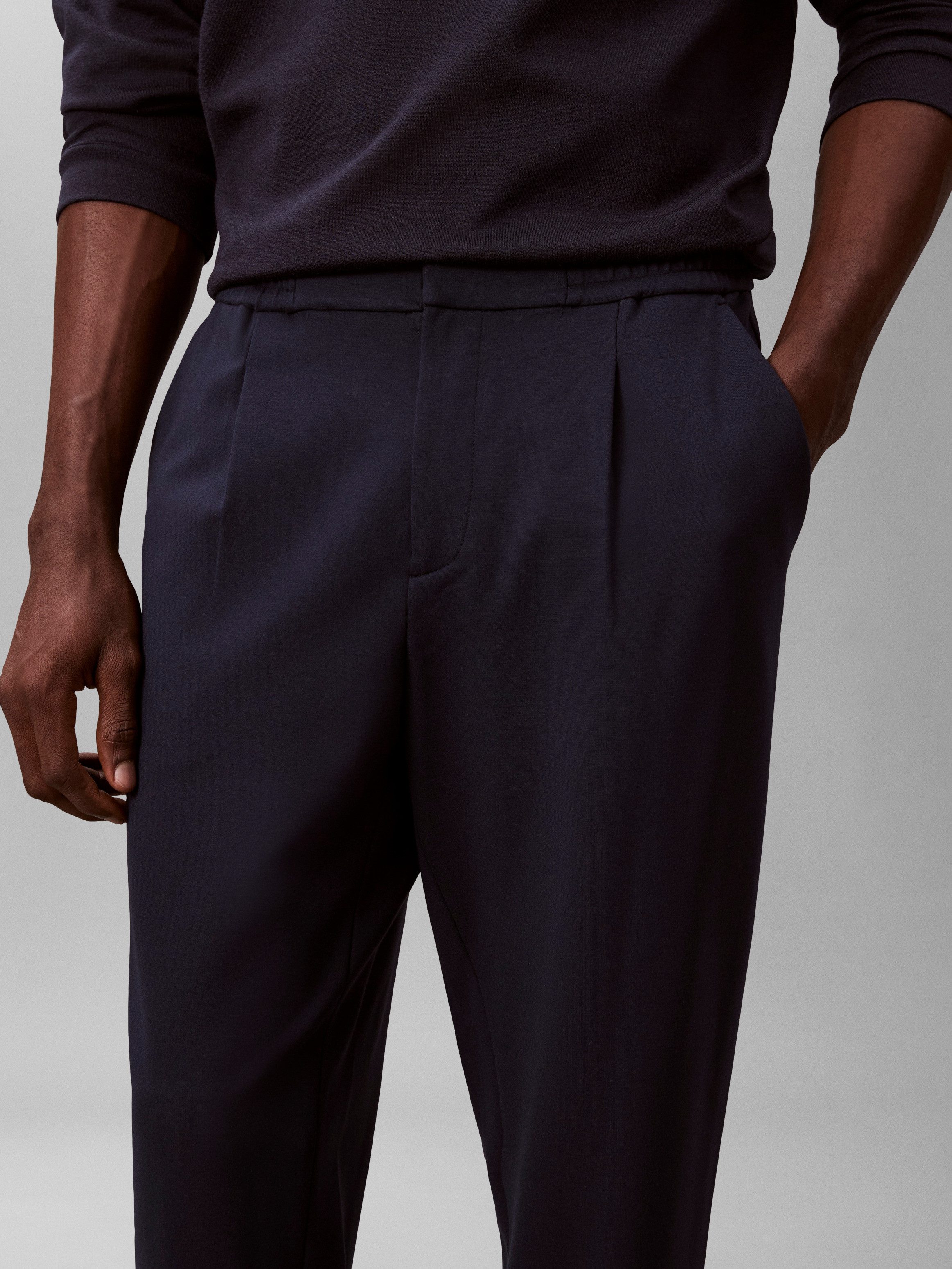 Calvin Klein Bundfaltenhose elastischer Bund, Slim fit, Bundfalte