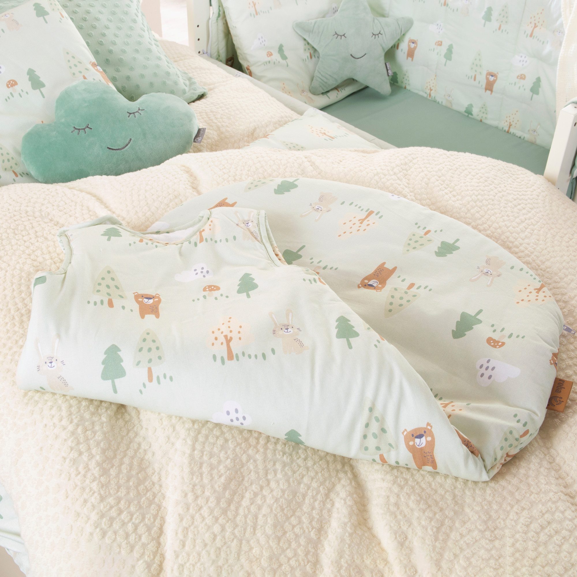 roba® Babyschlafsack Woodland Buddies - Schlafsack ganzjährig aus Baumwolle für Babys (TOG-WERT 1,0), Atmungsaktiv & hautfreundlich - Ohne Ärmel - Tier Motiv -  – Bild 4 von 5