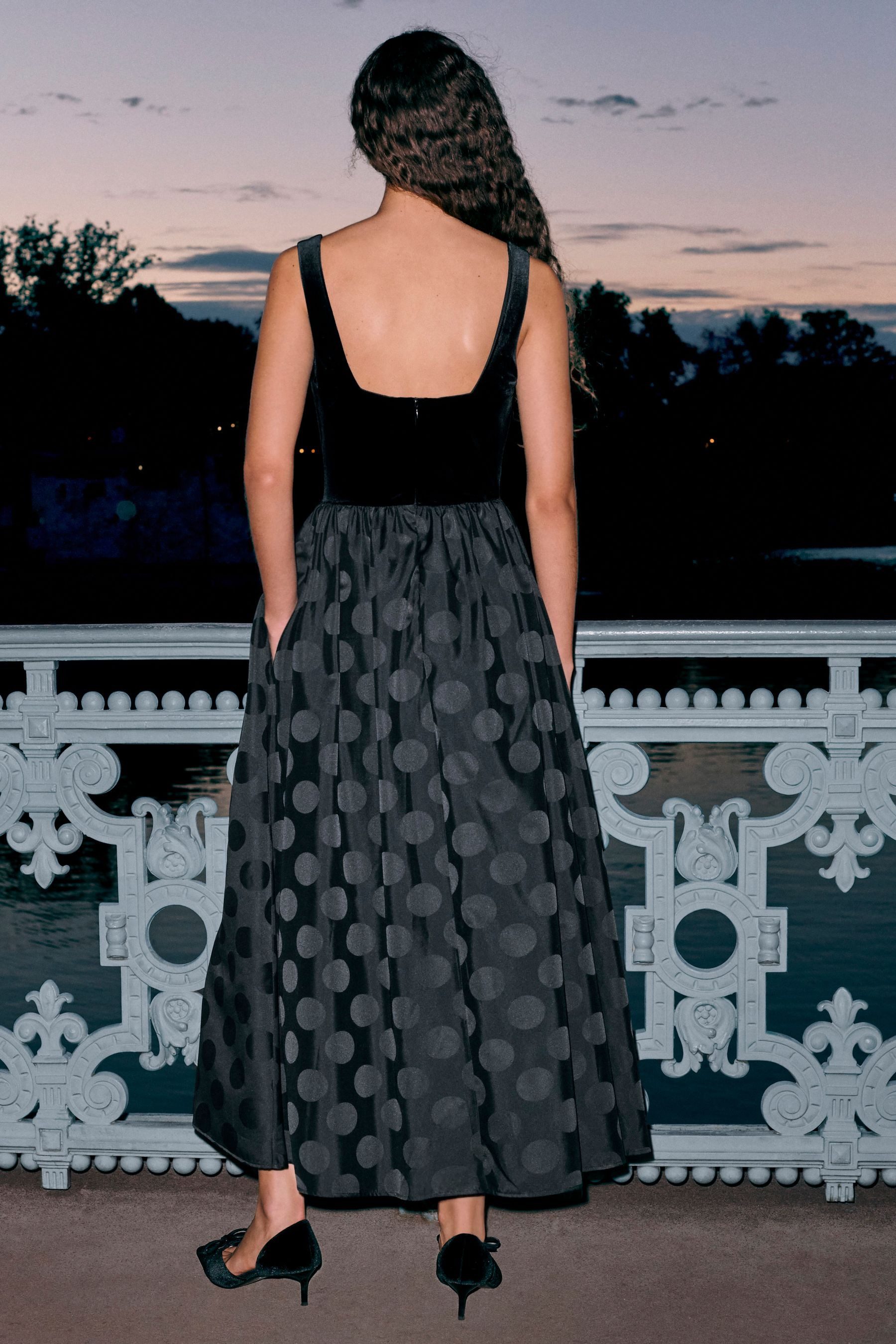 Next Samtkleid Festliches, tailliertes Jacquard-Samt-Maxikleid (1-tlg) günstig online kaufen