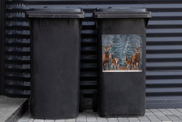 MuchoWow Wandsticker Hirsche - Winter - Schnee - Waldtiere - Wald - Natur (1 St), Mülleimer-aufkleber, Mülltonne, Sticker, Container, Abfalbehälter