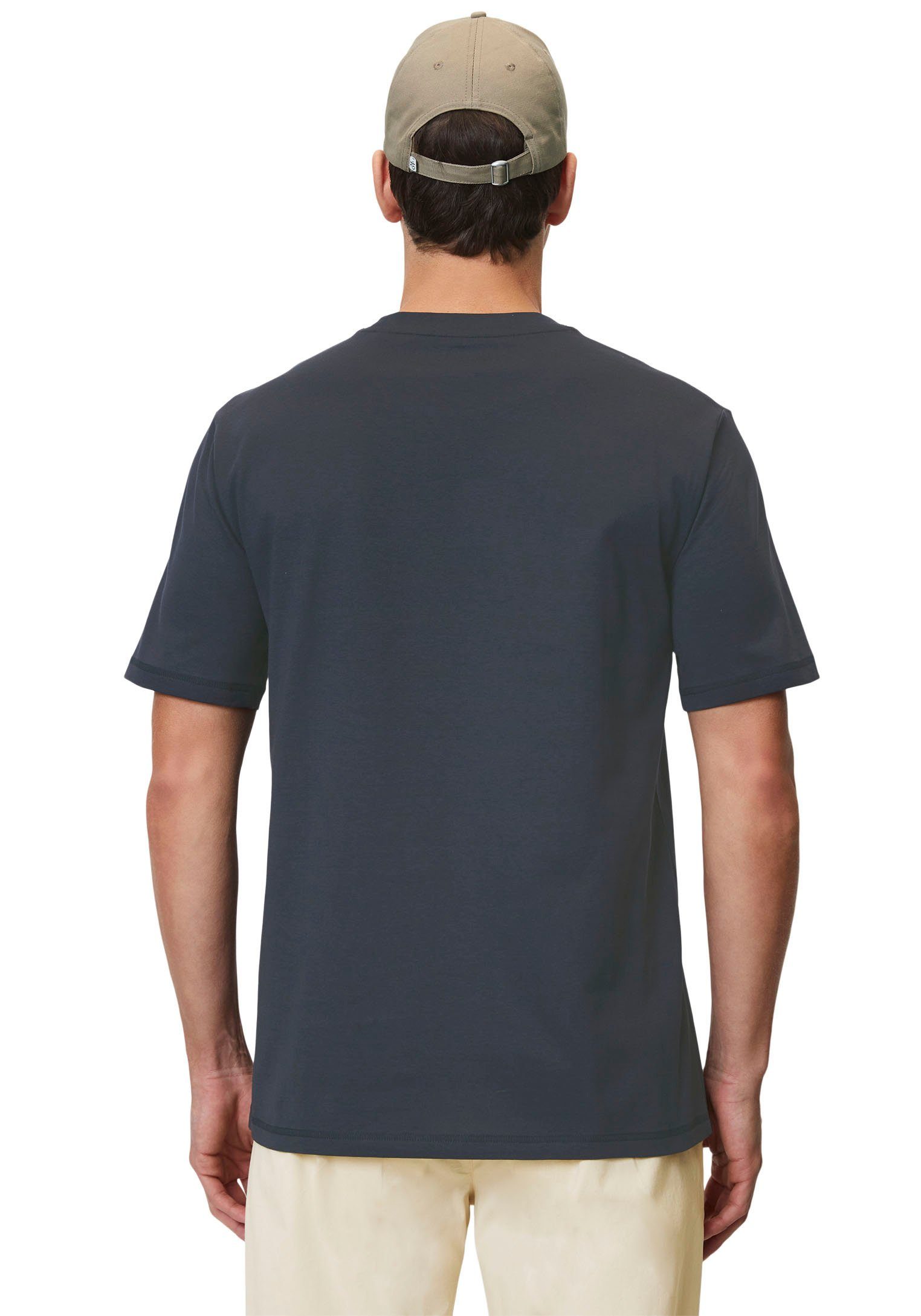 Marc O'Polo T-Shirt mit in dunkelblau Statement-Print Brusthöhe